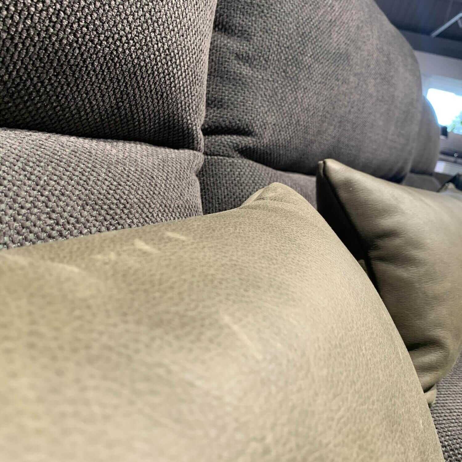 Comfort Republic - Ecksofa Alexander Stoff Lora 156 Hunter Grau mit Hocker und 3 Nierenkissen - 4