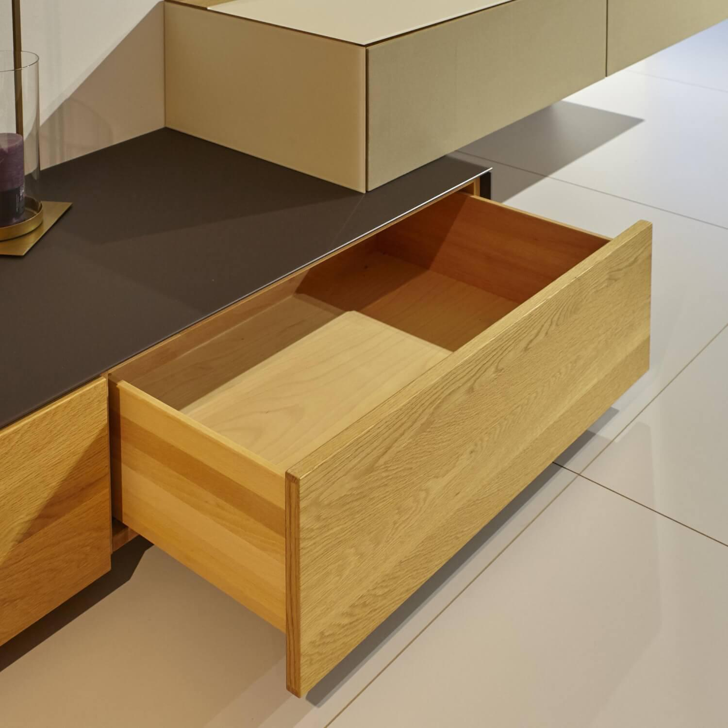 Mobilari - Wohnwand Cubus Pure Eiche Massiv Natur Geölt Glas Matt Dunkelbraun Und Sand Beige - 4