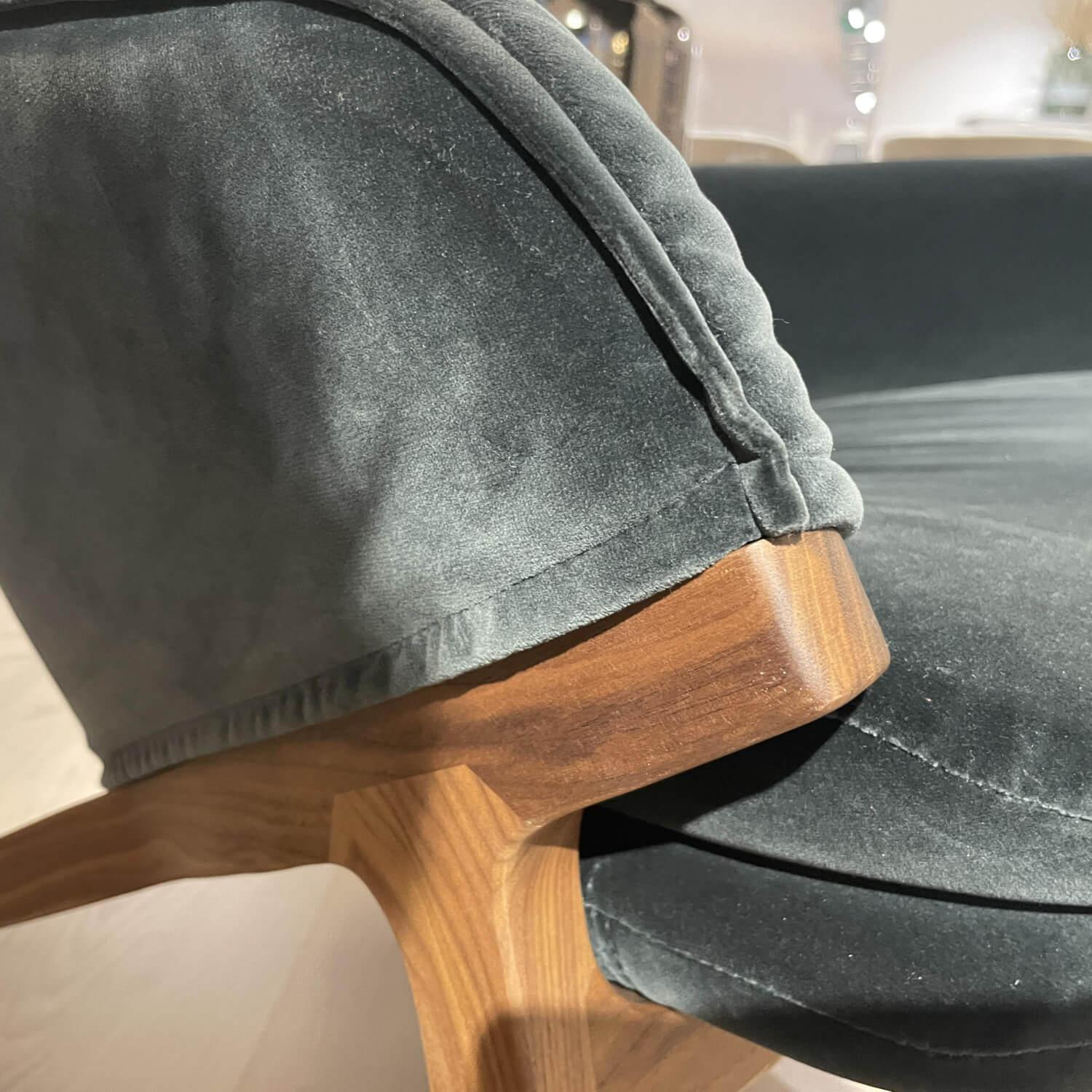 Cassina - Sessel P22 Mit Ohren Bezug Ortigia Cactus Basis Amerikanischer Nussbaum Inklusive Hocker - 4