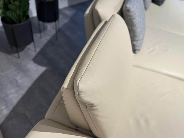 Contur - Ecksofa Collina Leder WP Ecru L50 Beige Metallfüße Gebürstet Inklusive Kopfstütze - 3