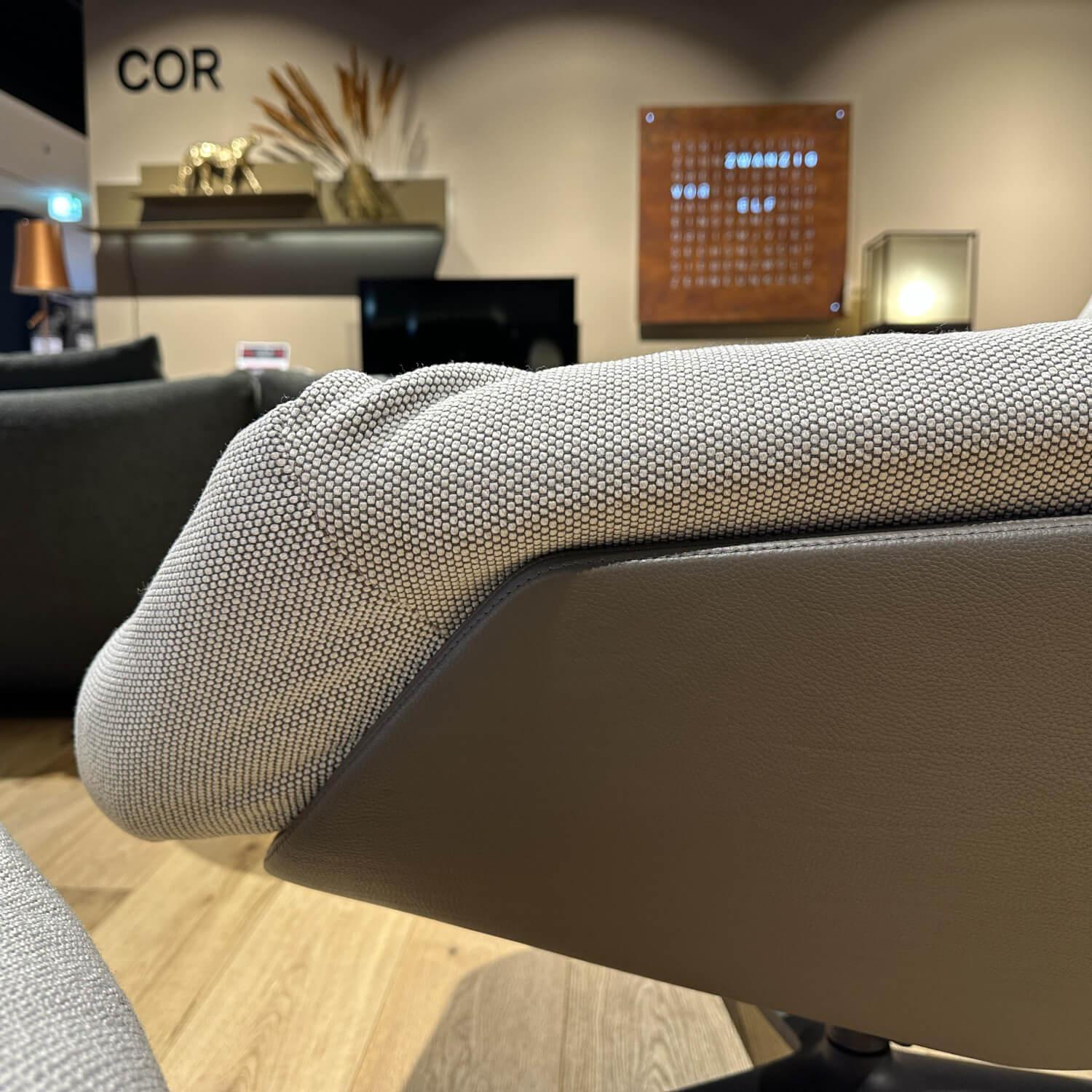 COR - Relaxsessel Cordia Lounge Korpus Leder Trüffel Braun Sitz Stoff Ecru Taupe Grau Gestell Lack F01 Schwarzbraun Mit Hocker - 4