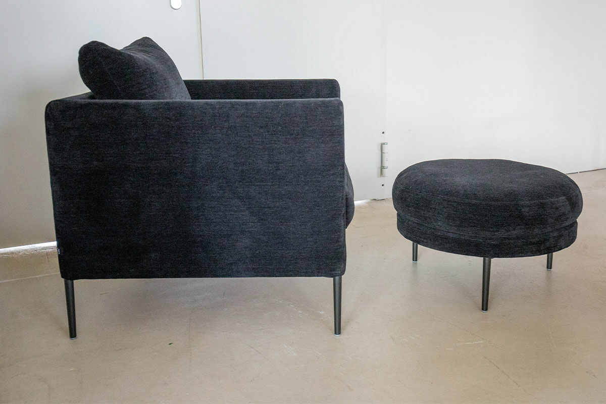 COR - Sessel Pilotis Stoff 8147 Schwarz Füße Schwarz mit Hocker - 3