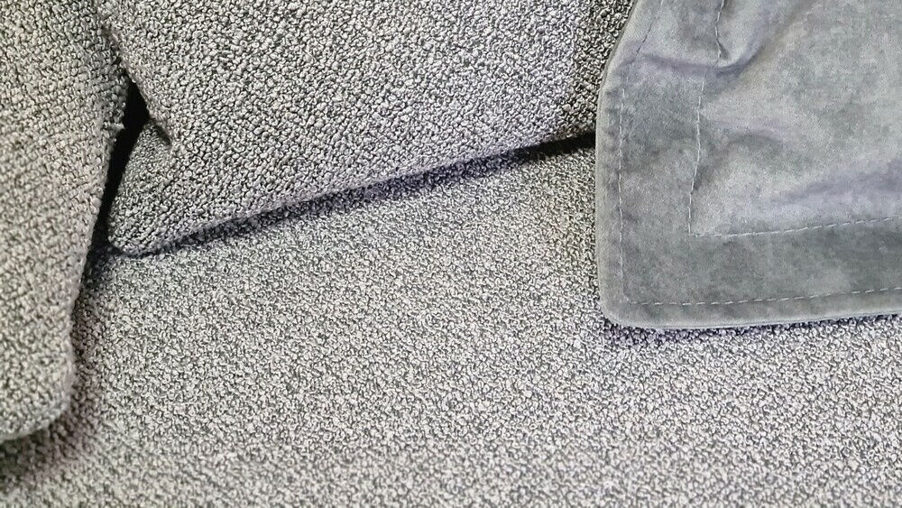 Comfort Republic - Ecksofa Paulina B Stoff Space Khaki Grau Füße Metall Schwarz mit 4 Kissen - 4