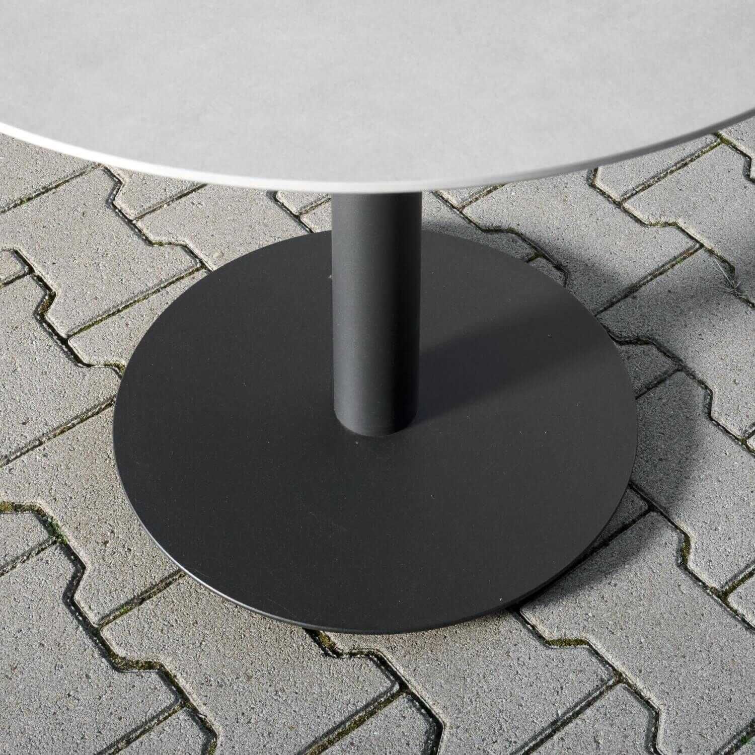 Esstisch Outdoor T-Table Oval Tischplatte Keramik Linen Gestell Pulverbeschichtet Wenge