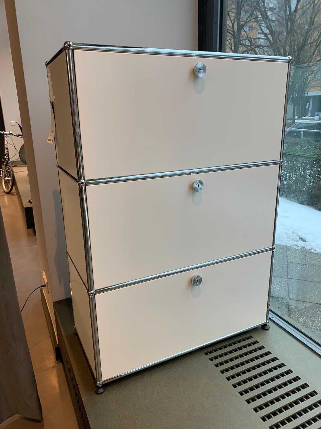 USM Haller - Highboard Reinweiß 3 Klapptüren mit Griff - 1