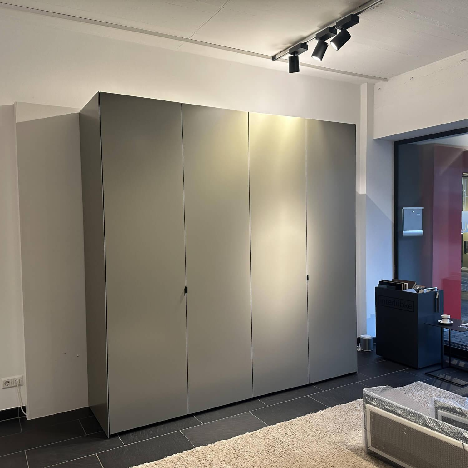 Interlübke - Drop-down closet Collect Plus lacquer M37 Manor Green Brown Leather handle Black Including interior lighting - 3