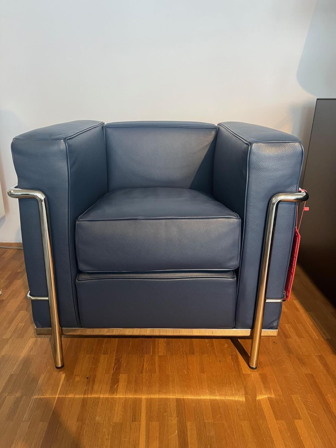 Cassina - Sessel LC2 Fauteuil Grand Confort Petit Modele Durable Leder Blu Oceano - 5