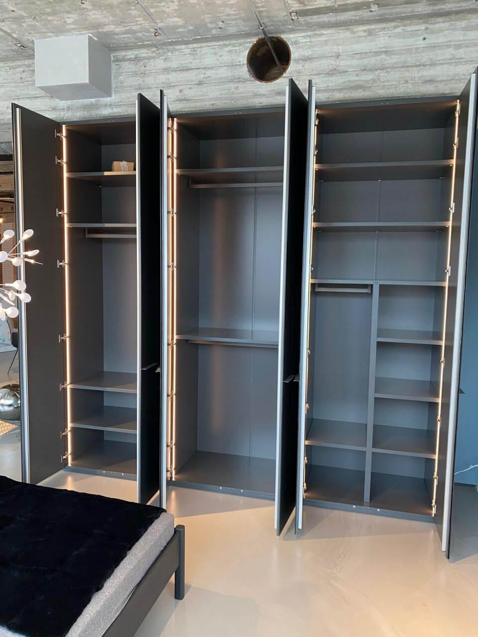 Kettnaker - Kleiderschrank Soma Lack Graphit Grau Matt Frontblende Grauspiegel Matt Inklusive Beleuchtung - 6