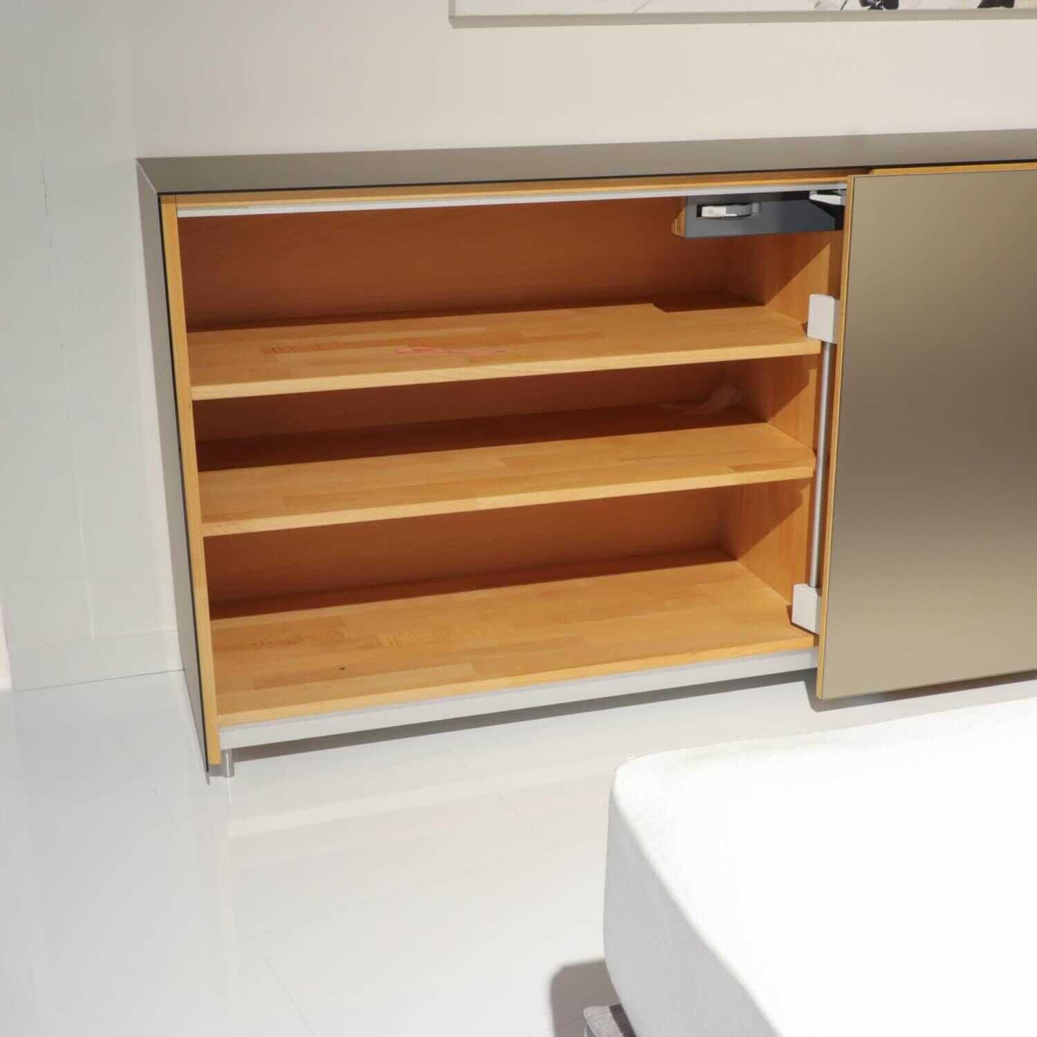 team-7-anrichte-cubus-29-eiche-venedig-innen-buche-glas-bronze-matt-b0beece99710 Team 7 - Sideboard Cubus 29 Eiche Venedig Innen Buche Glas Bronze Matt - 3