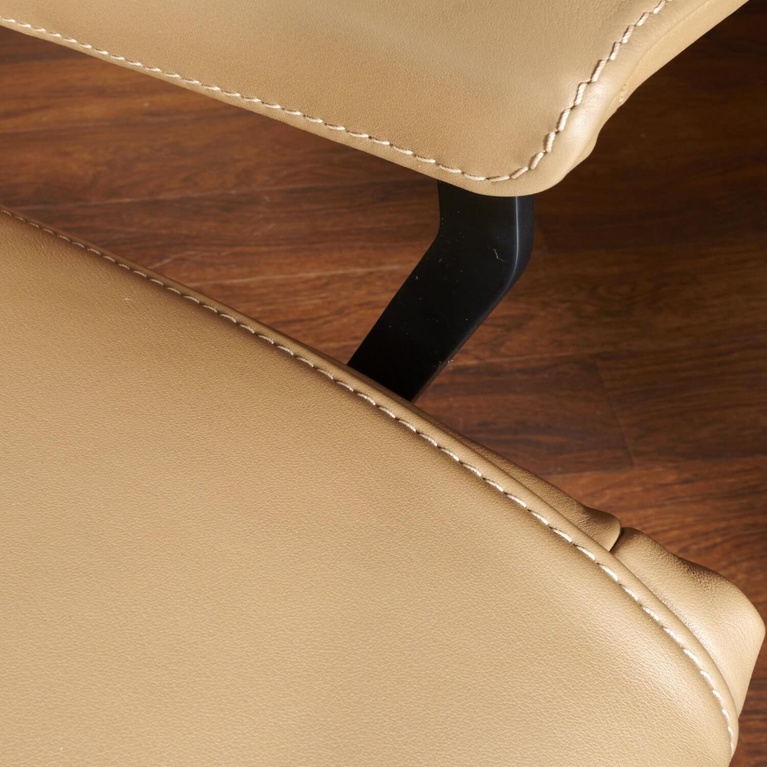 Relaxsessel Hardy Uni Leder 25 Touch Farbe 92 Sandstone Fuß Flachstahl Schwarz Seidenmatt Beschichtet