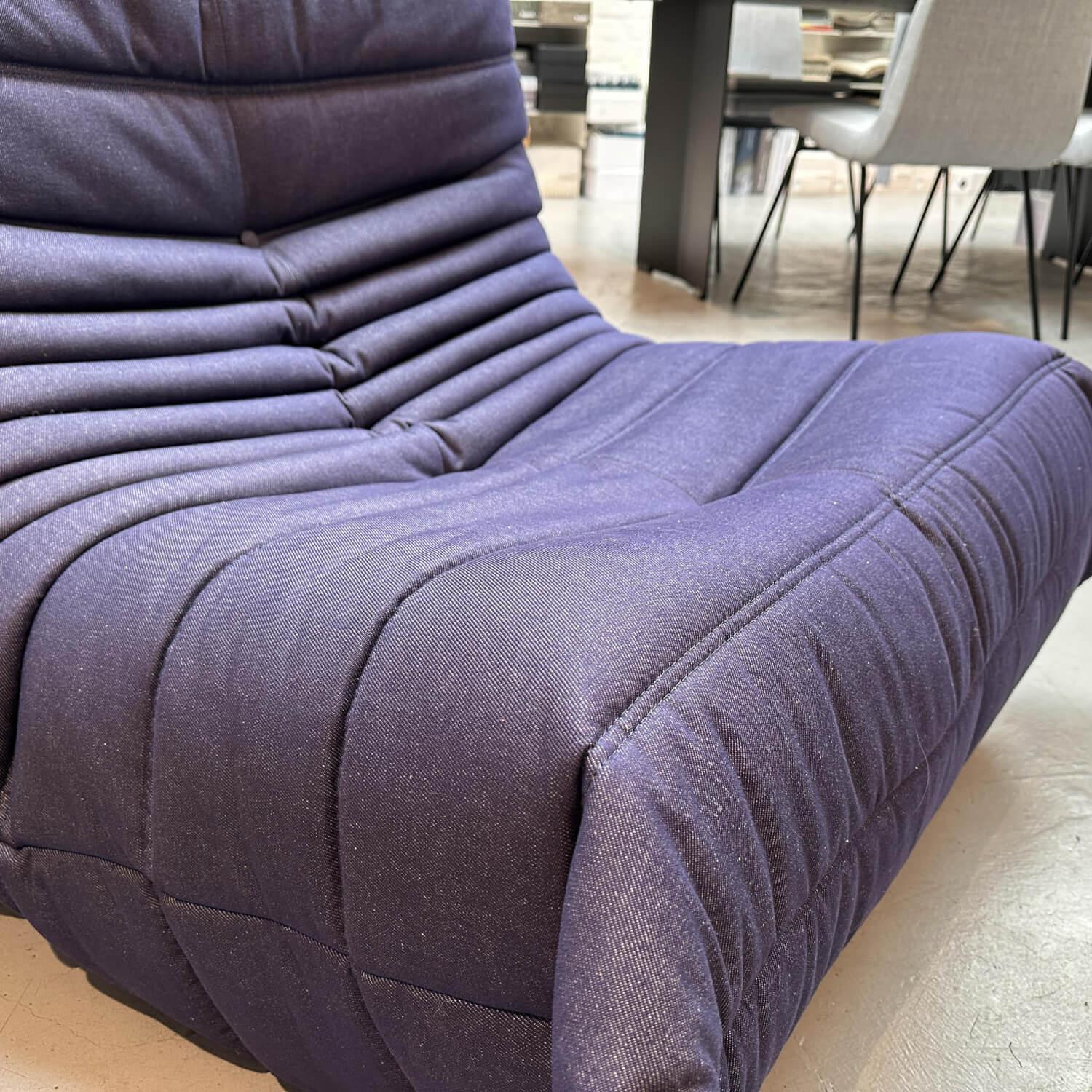 Ligne Roset - Sessel Togo Stoff Jean Brut Blau - 3