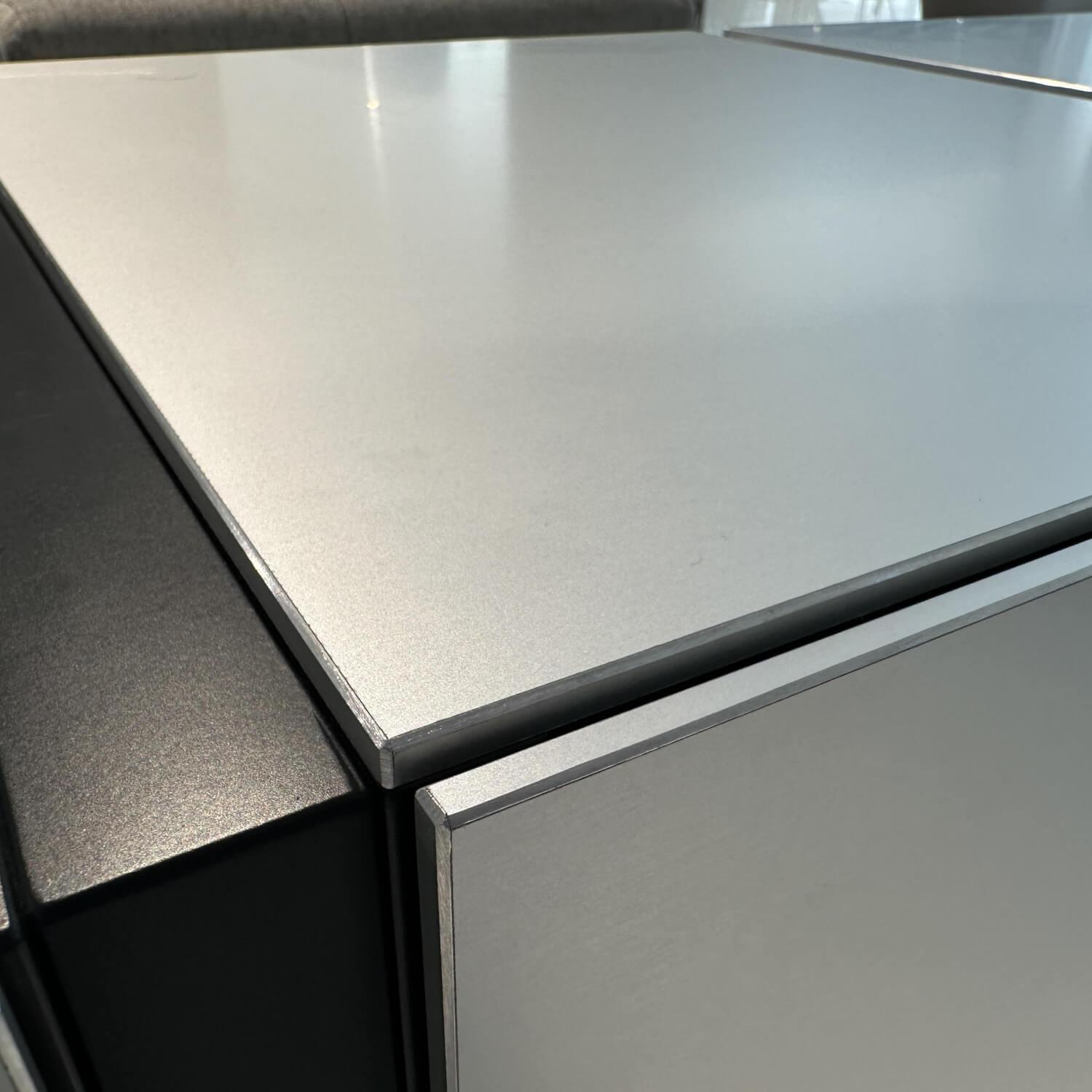 Kettnaker - Kommode Alea Fronten Und Abdeckplatte Aluminium Natur Korpus Lack Schwarz Matt - 3