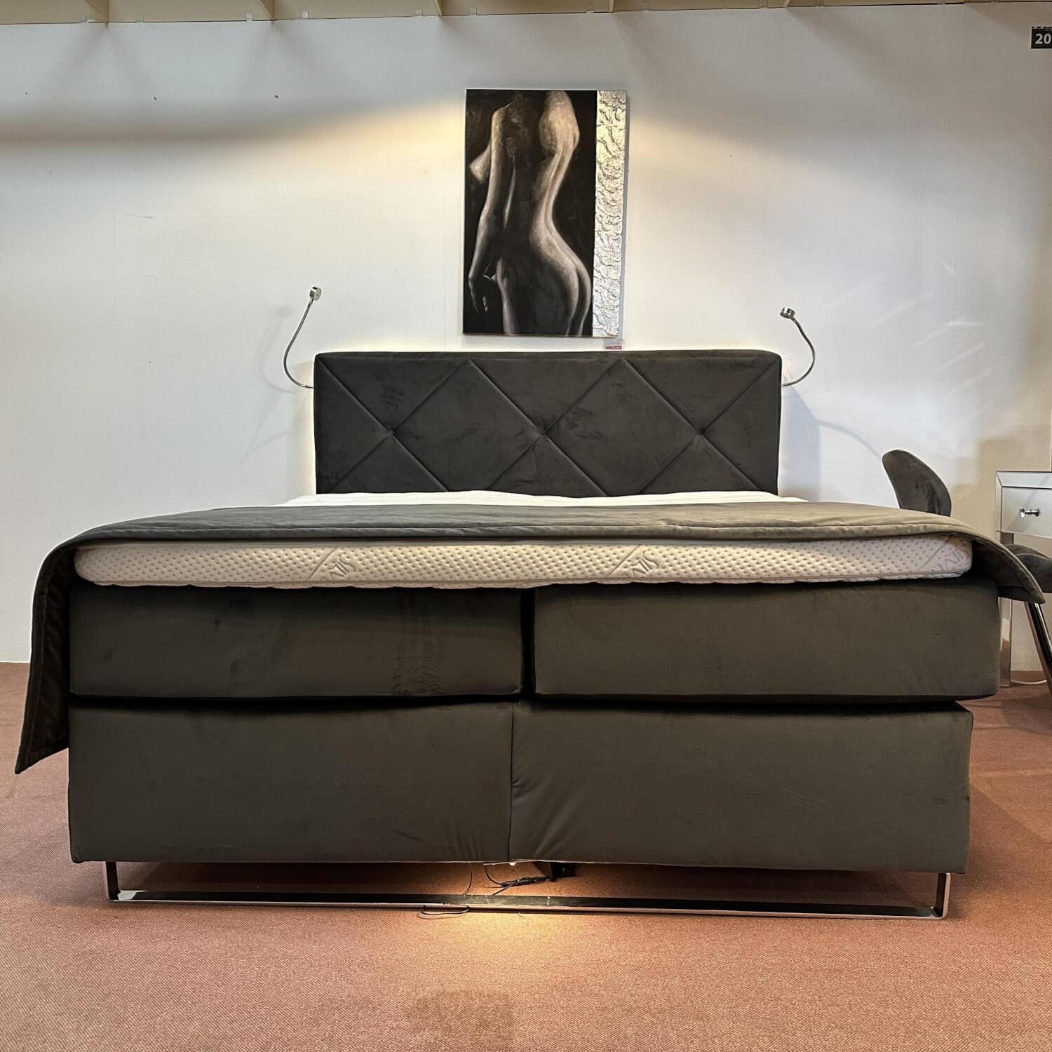 Musterring - Boxspringbett MR Dubai Stoff D 520 Anthrazit Samt Füße Chromkufe Inklusive Matratzen Und Beleuchtung - 5