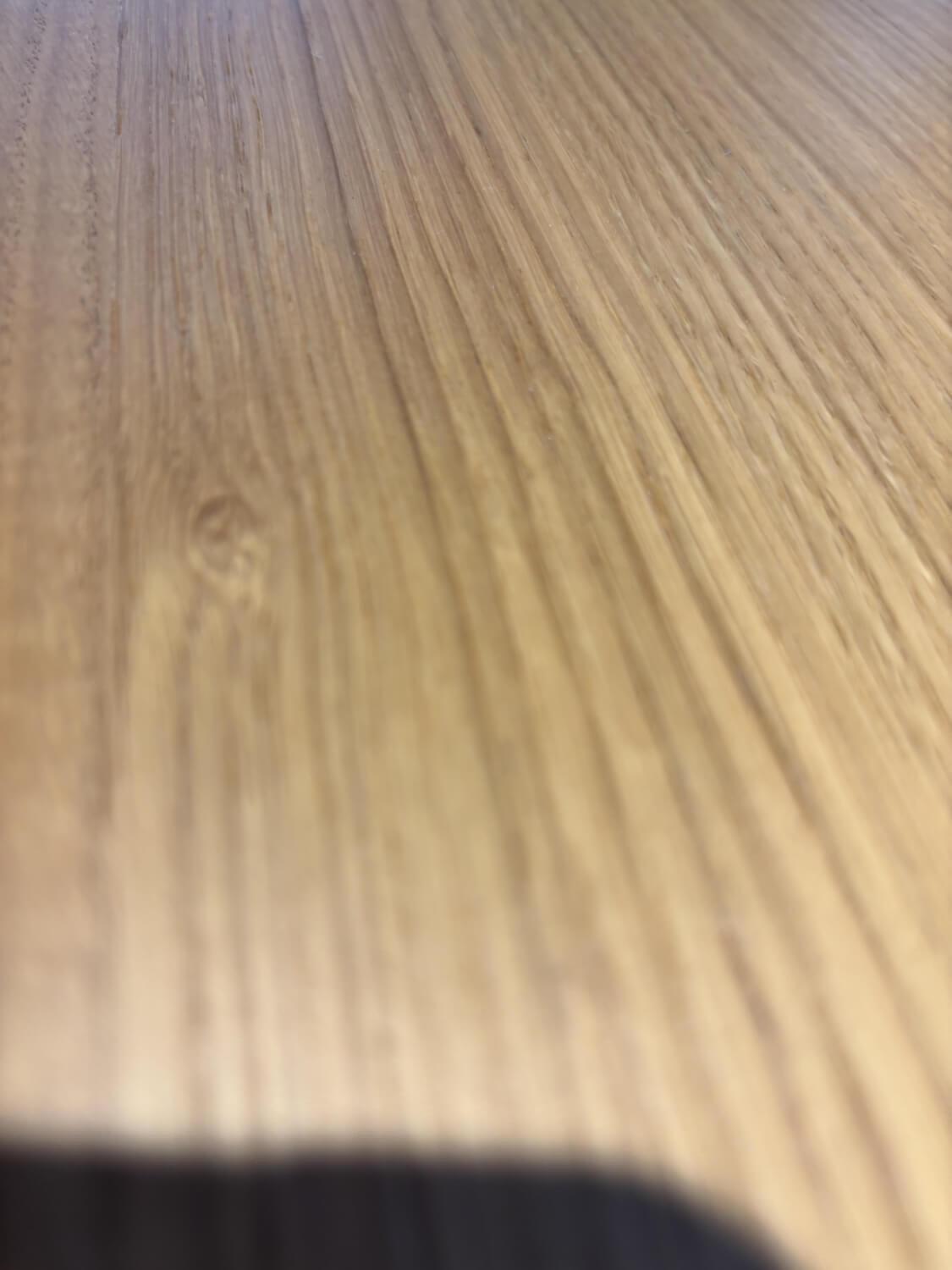 Raum.Freunde - Esstisch Ose Rund Platte Wildeiche Furniert Mit Hartwachs Öl Finish Kegelsäule Metall Schwarz - 3