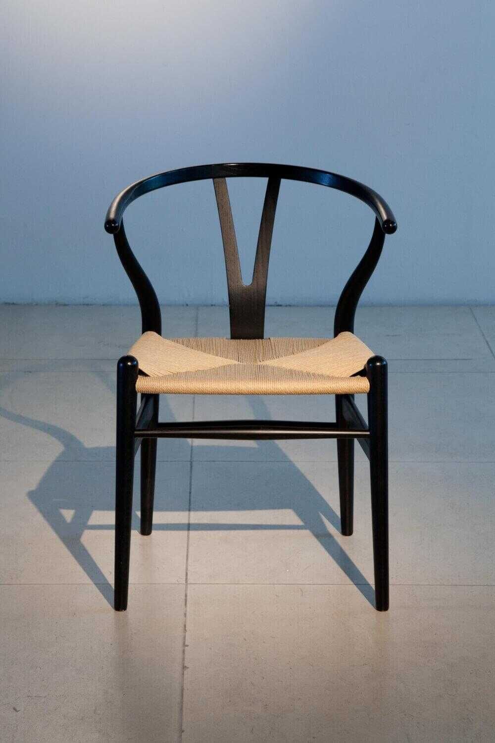 Stuhl CH24 Wishbone Chair Buche Schwarz