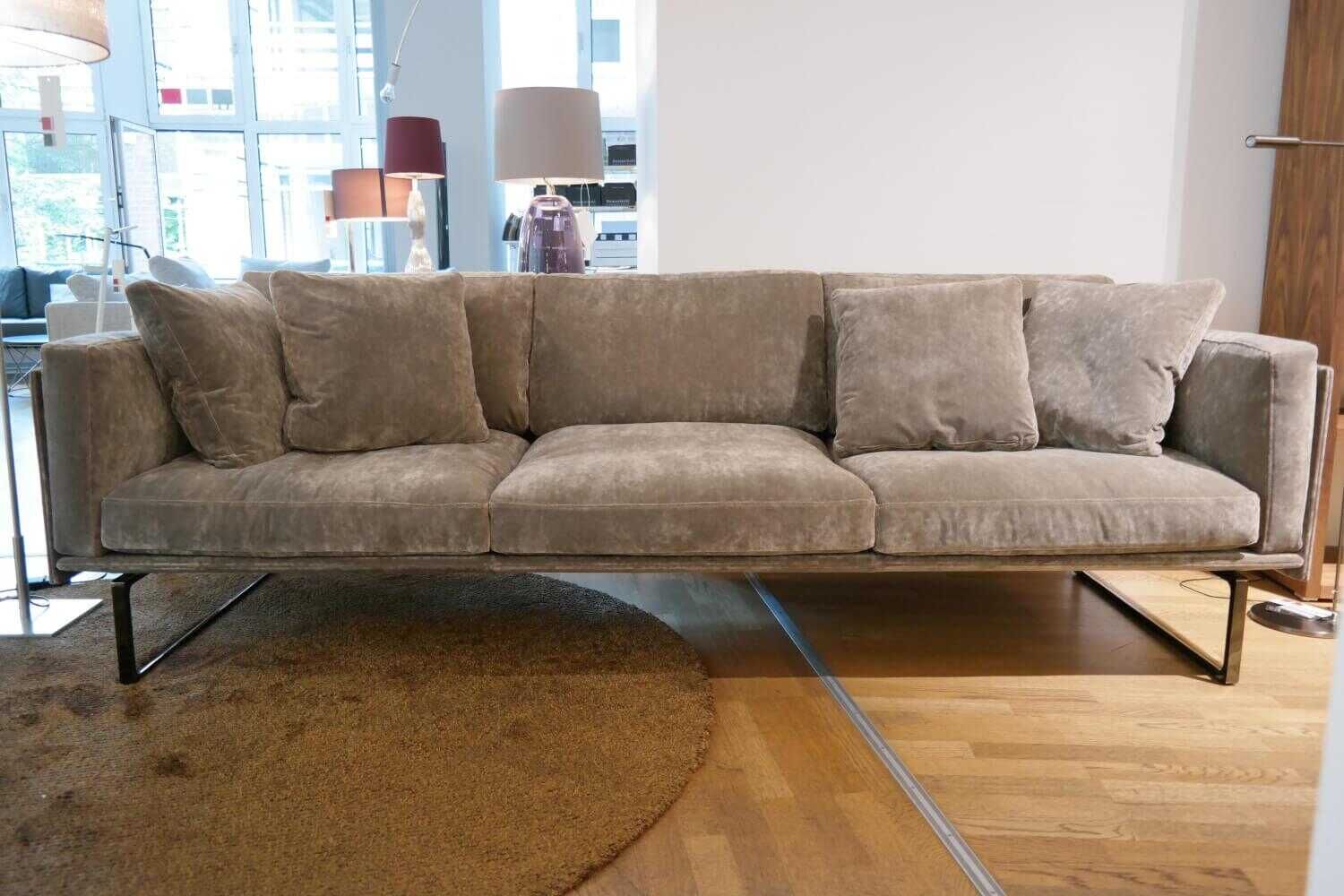 cassina-sofa-8-dreeisitzer-202-06-stoff-gordon-13f908-fango-braun-mit-4-kissen-d5ede319c4b0qbrmM9T4R70UT Cassina - Sofa 8 Dreeisitzer 202 06 Stoff Gordon 13F908 Fango Braun mit 4 Kissen - 2