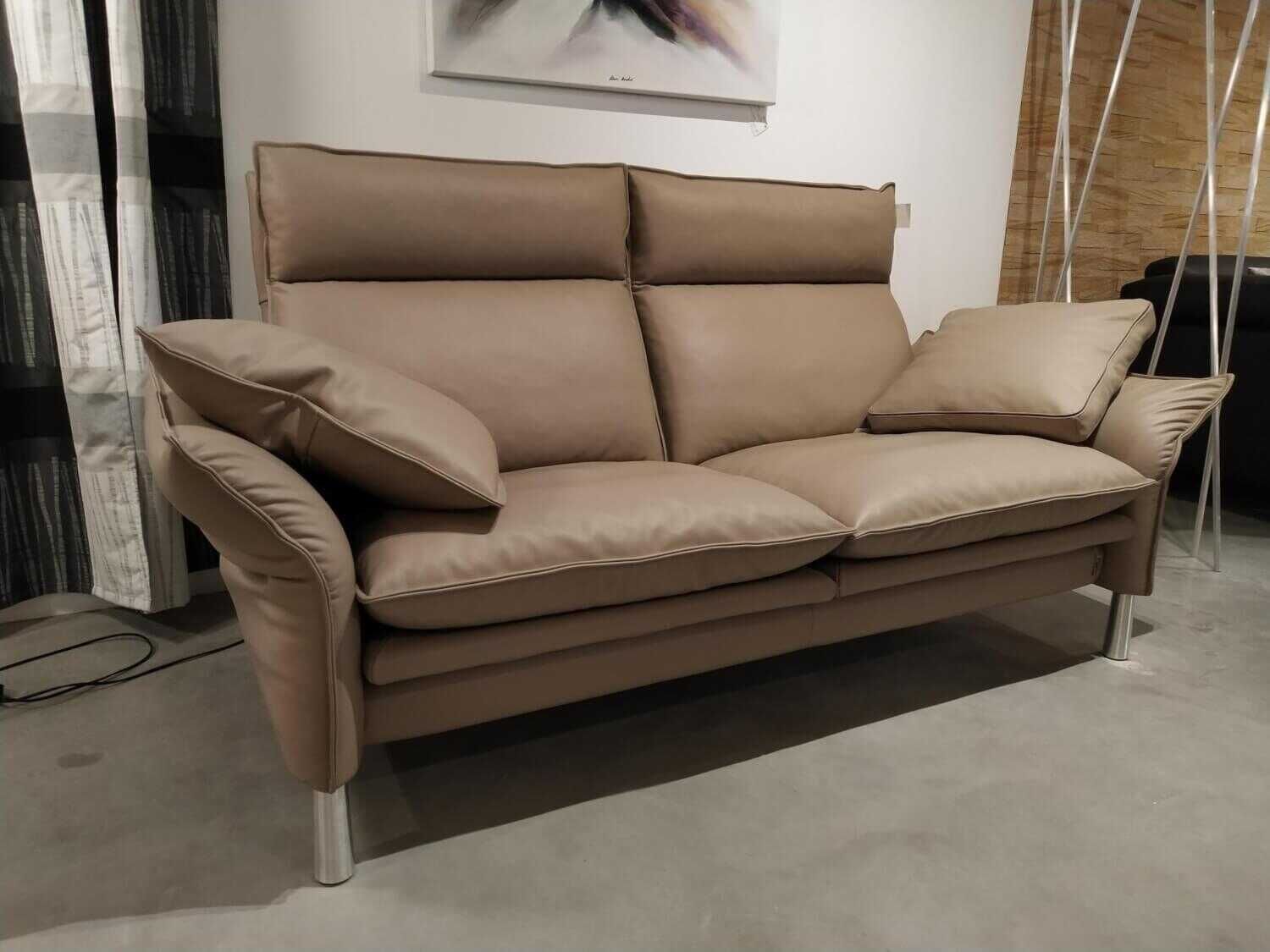 Erpo - Sofa Porto Leder 42 Stone Kegelfuß Aluminium mit Hocker und 2 Kissen - 3