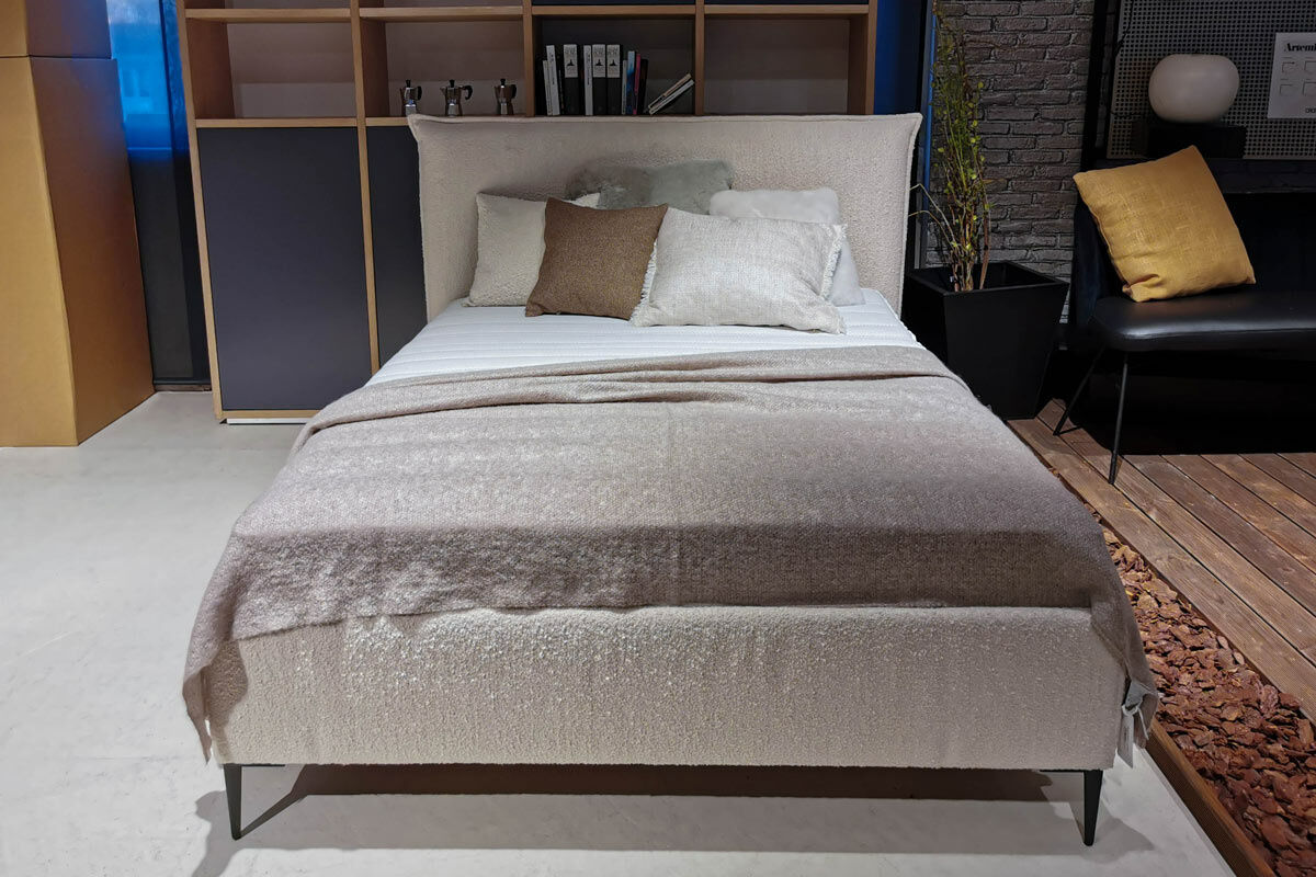 Signet - Polsterbett Soraya Stoff Locarno Creme Füße Aluminium Pulverbeschichtet Schwarz mit Lattenrahmen - 2