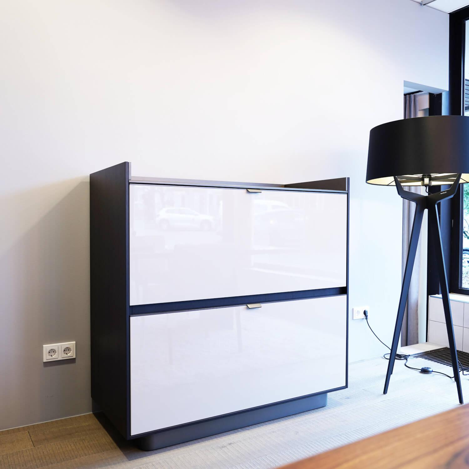 Minotti - Bar- / Container Darren Farbe Sand Struktur Aschefurnier Korpus Aluminium Farbe Malz - 3