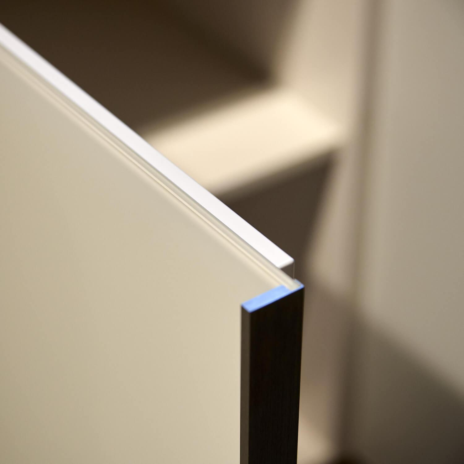 Kettnaker - Sideboard Alea Lack Weiß Front Und Abdeckplatte Glas Matt Weiß Griffe Alu Matt - 10