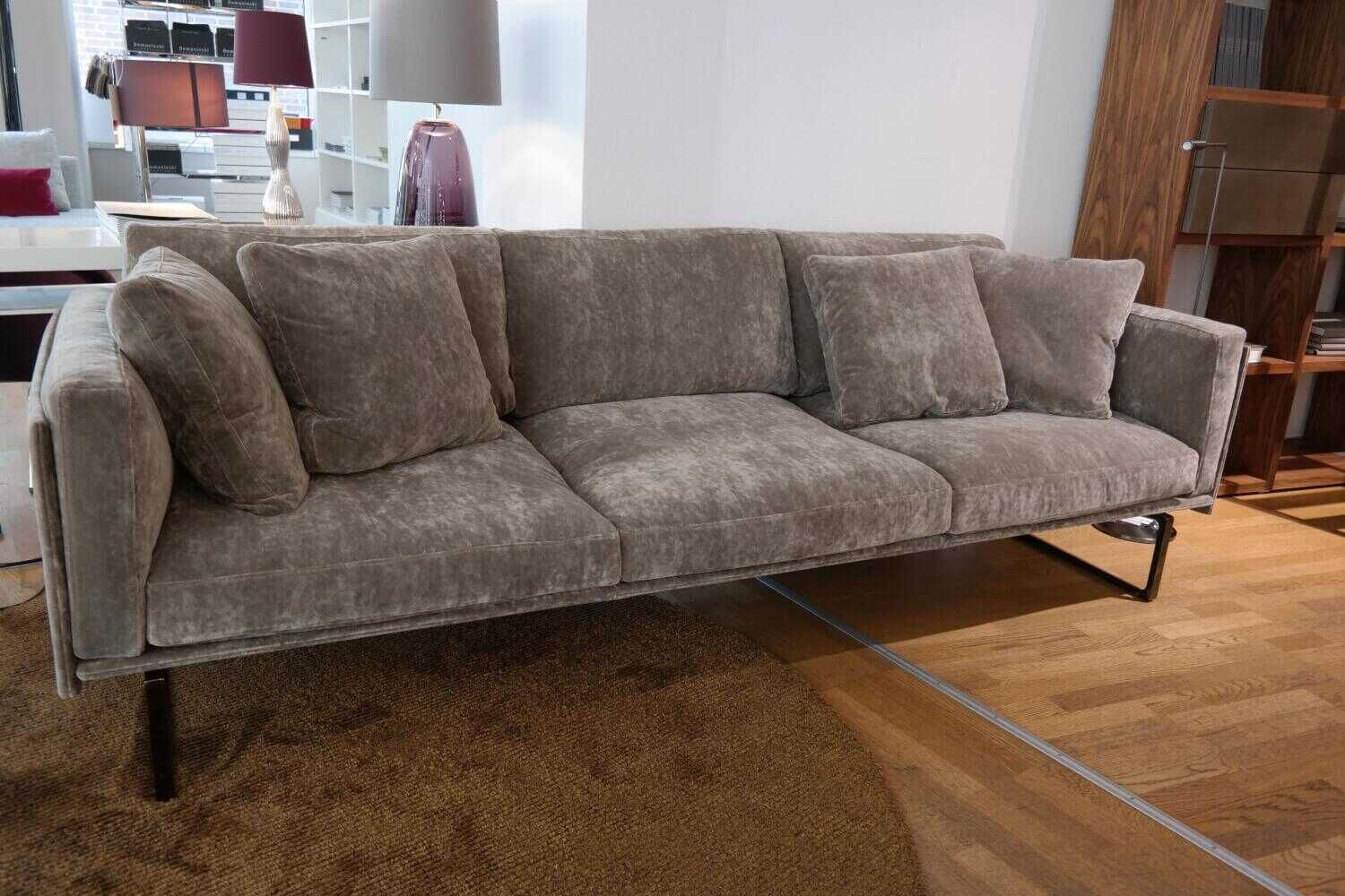 cassina-sofa-8-dreeisitzer-202-06-stoff-gordon-13f908-fango-braun-mit-4-kissen-0bf880672cc5DXeRZrlt547ow Cassina - Sofa 8 Dreeisitzer 202 06 Stoff Gordon 13F908 Fango Braun mit 4 Kissen - 4