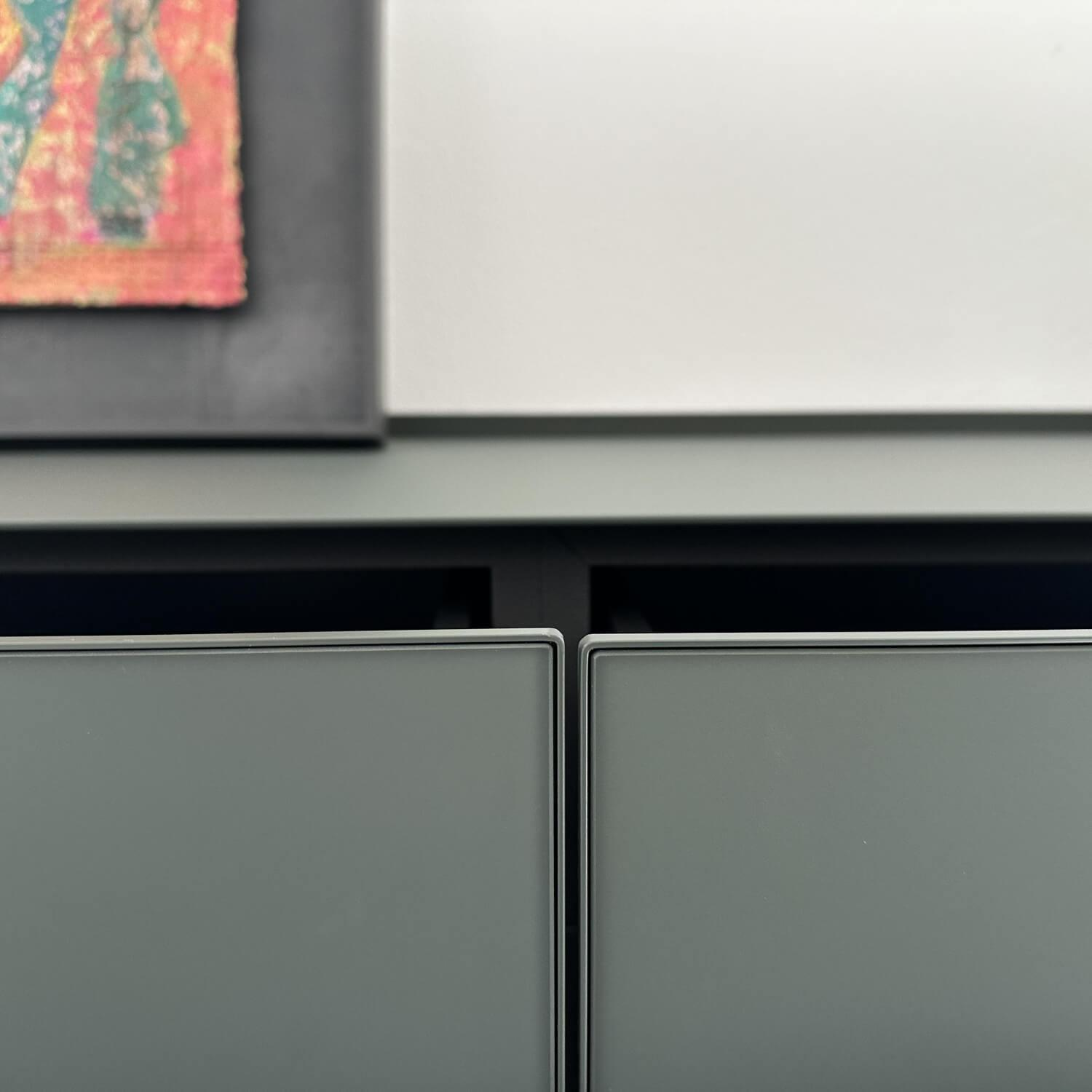 Rimadesio - Sideboard Self Bold Glas Matt Verde Lichte 147 Grün Gestell Metall Verde Lichte 314 Grün Lackiert - 6