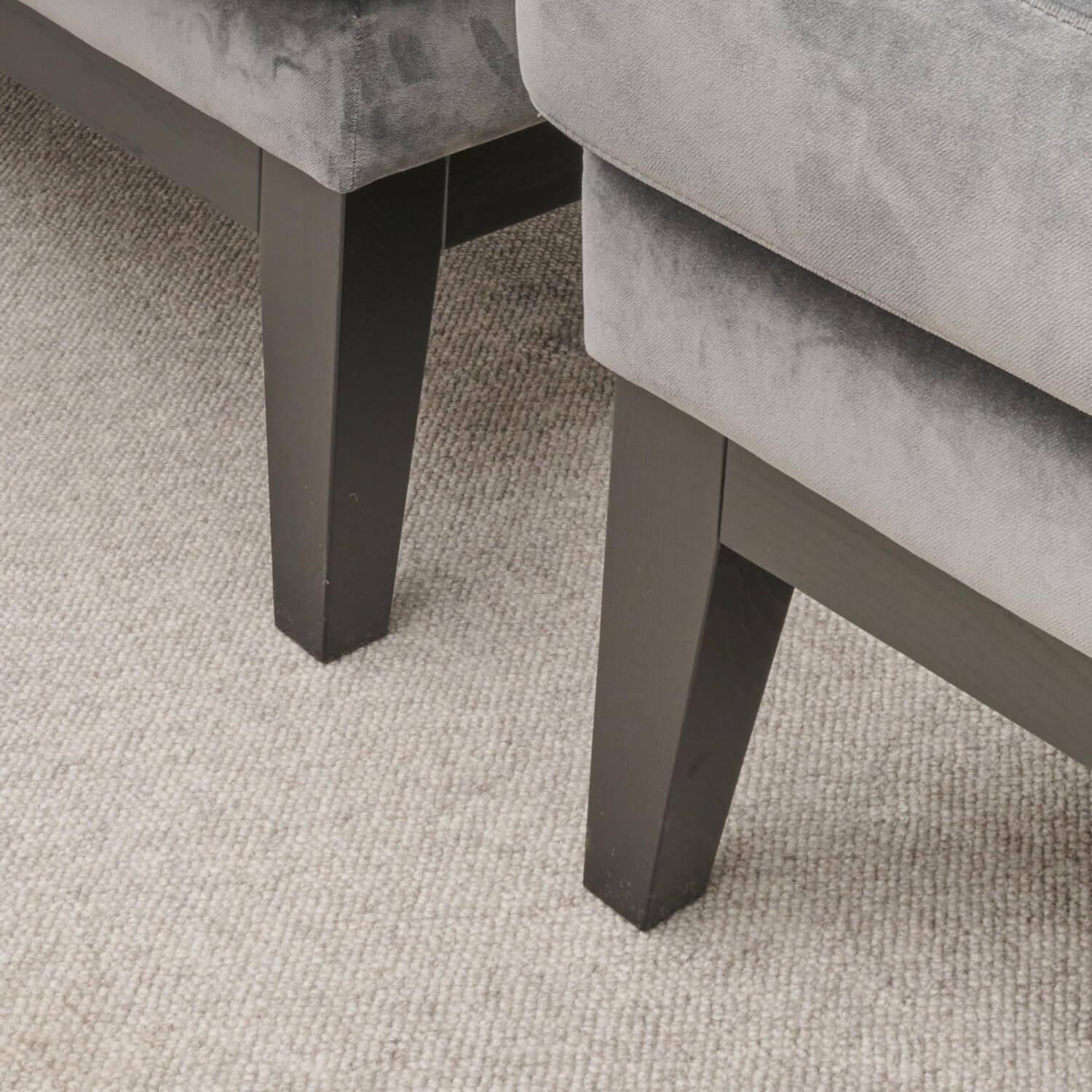 Bielefelder Werkstätten - 2er-Set Bank Polo Dining Stoff City Velvet Reloaded Grau Gestell Esche Schwarz Gebeizt Mit Vorstellkissen - 4