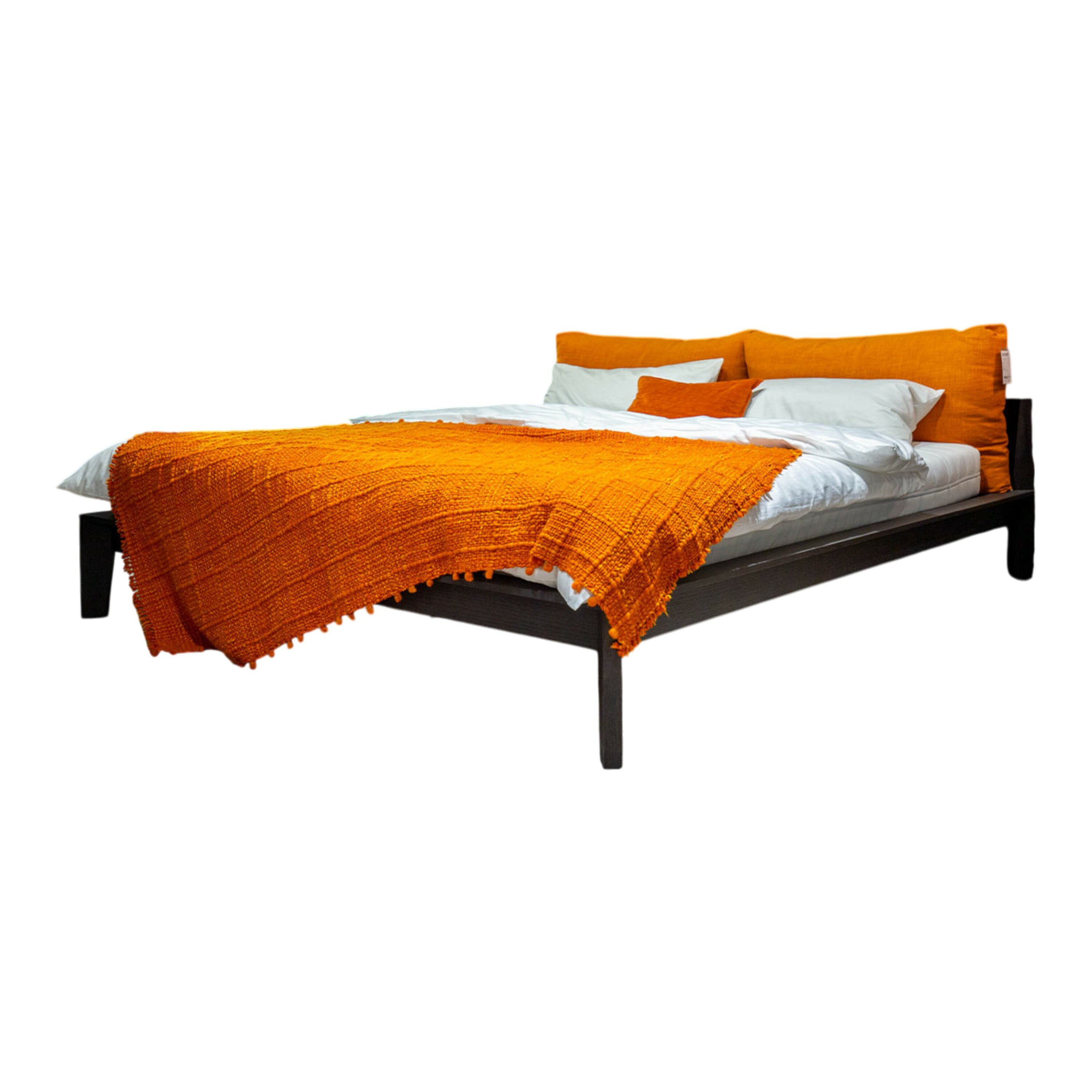 Molteni & C - Bett Wish Stoff Aris A4057 Orange GEstell Ecihe Grau ohne Matratzen ohne Lattenrost - 1
