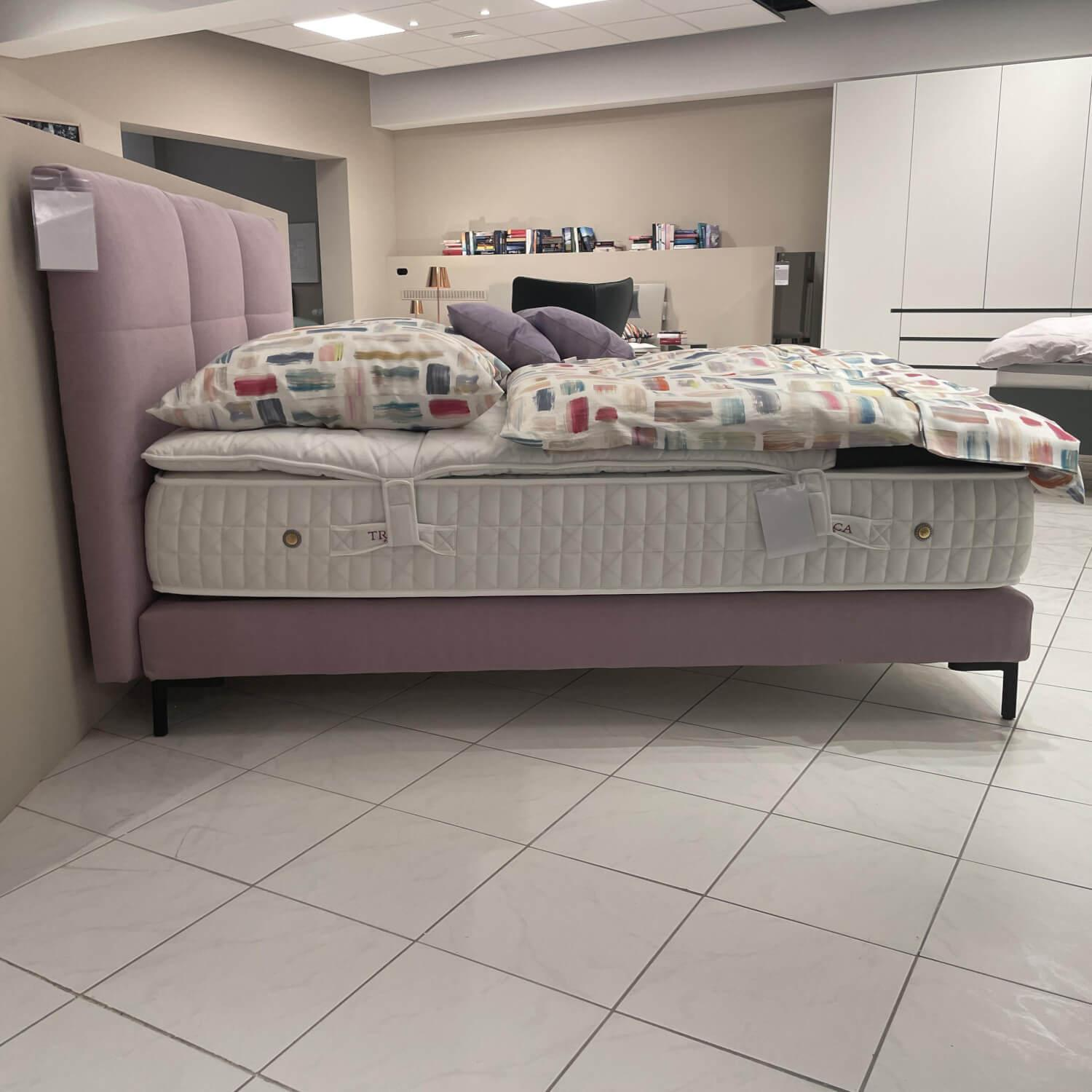 Treca Interiors - Boxspringbett Moon Ausführung Stoff Hot Madison Fuß Coletta Schwarz mit Kopfteil Matratze Imperial Untermatratze Omega Spring mit Topper - 4