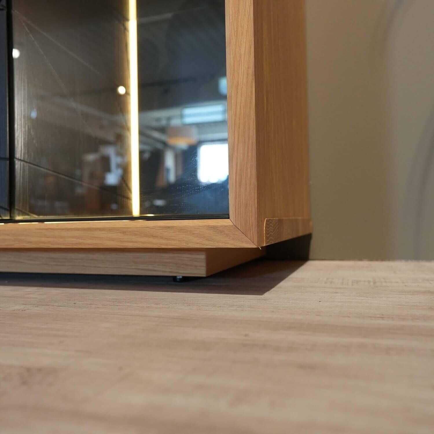 Voglauer - Vitrine V-Aura Eiche Select Geölt Lärche Schwarz Strukturiert - 6