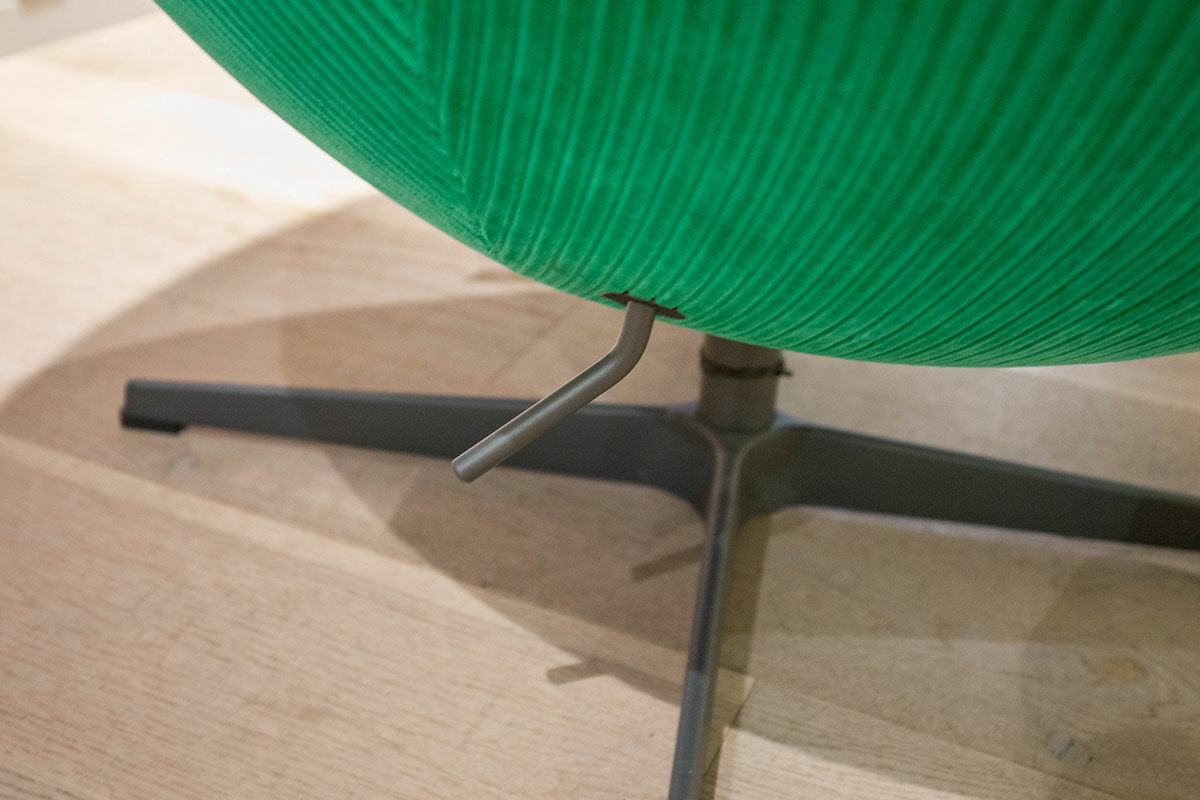 Fritz Hansen - Sessel Egg Chair Stoff Special Fabric Phlox 0933 Green Grün Gestell Warm Graphite Lackiert Grau - 3