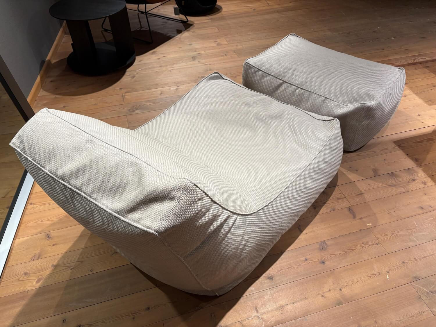 Verzelloni - Sessel Zoe Stoff Strauss 10082 Corda Beige mit Pouf - 4