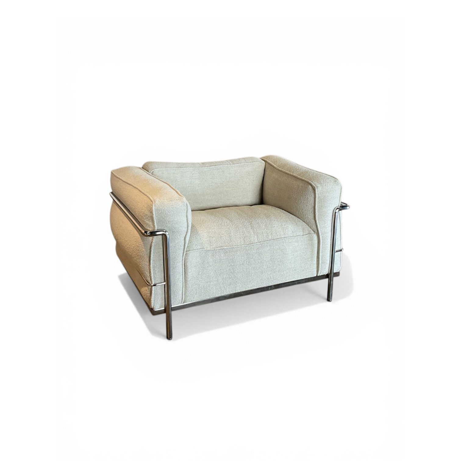 cc72f1886e6fae4dbeae051aab4987e67d3f1a0d_MF_0022057_001_mf_prop_image4_3_Fauteuil_Grand_Confort_LC3_aus_Stoff_in_Cremeweiss_013605300_00
