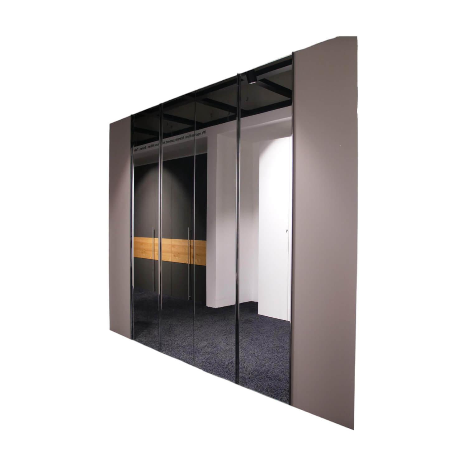 Hülsta - Kleiderschrank Mit Drehtüren Multi Forma II Lack Taupe Griffleiste Chrom Glänzend - 1