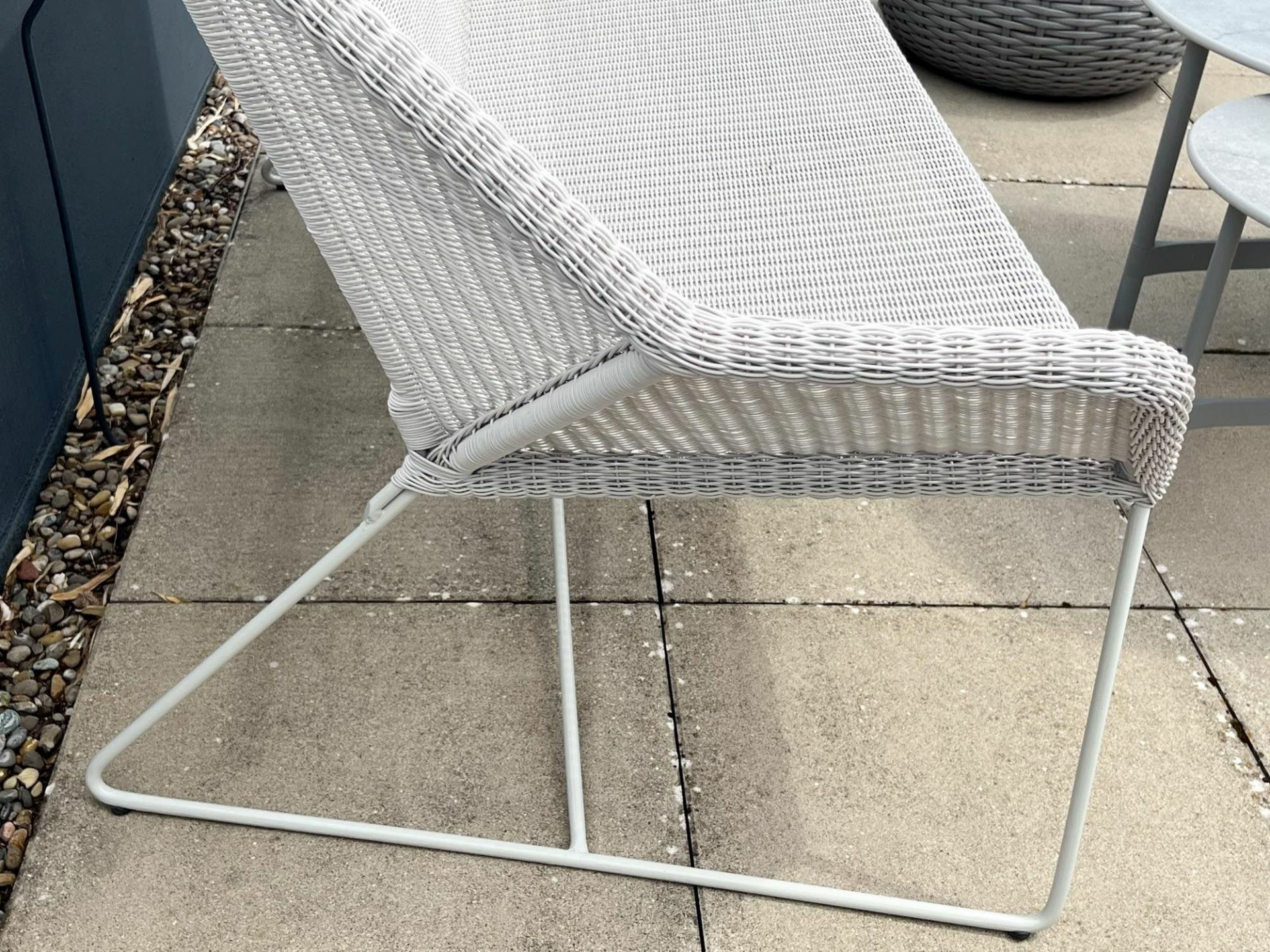 Cane Line - Sofa Breeze Geflecht Cane Line Weave White Grey Grau Gestell Hellgrau Mit Kissensatz Stoff Natté Light Grey Grau - 2
