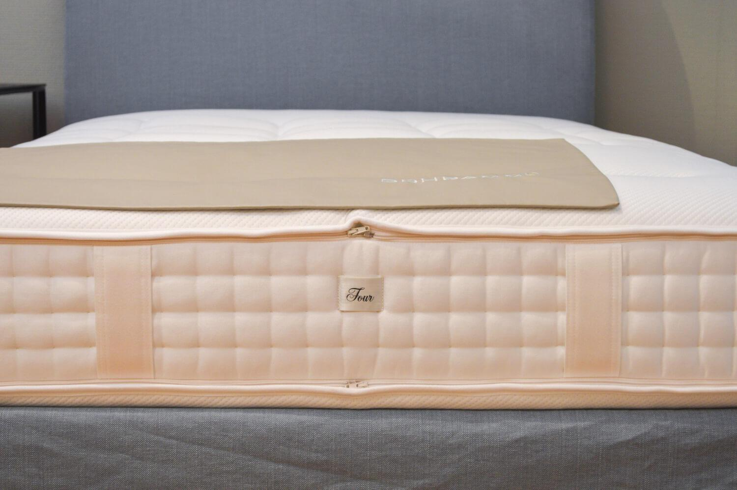 Schramm - Bett Origins mit Kopfteil Due Stoff Nils 440 Sky Blau Füße Chrom mit Matratze - 3