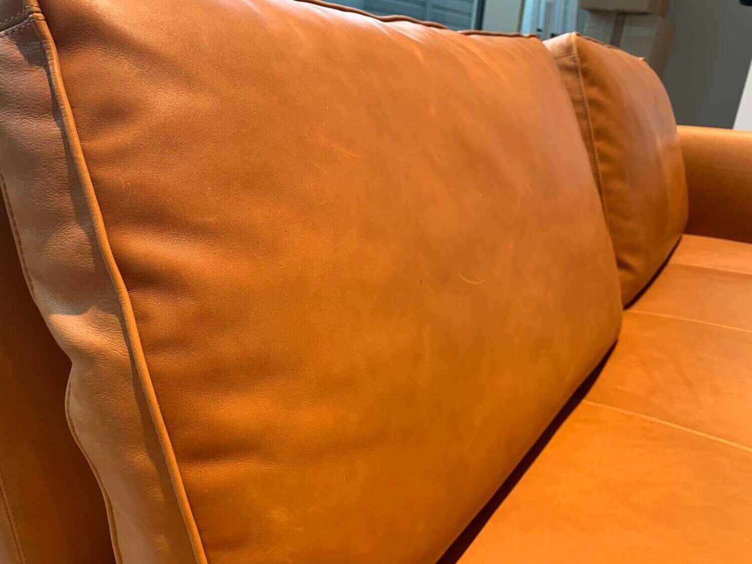 bb-italia-sofa-sake-leder-kora-cognac-gestell-hartzzinn-mit-kissen-3dc9f05f749ahet4LZ5XulEmb B&B Italia - Sofa Sake Leder Kora Cognac Gestell Hartzzinn mit Kissen - 6