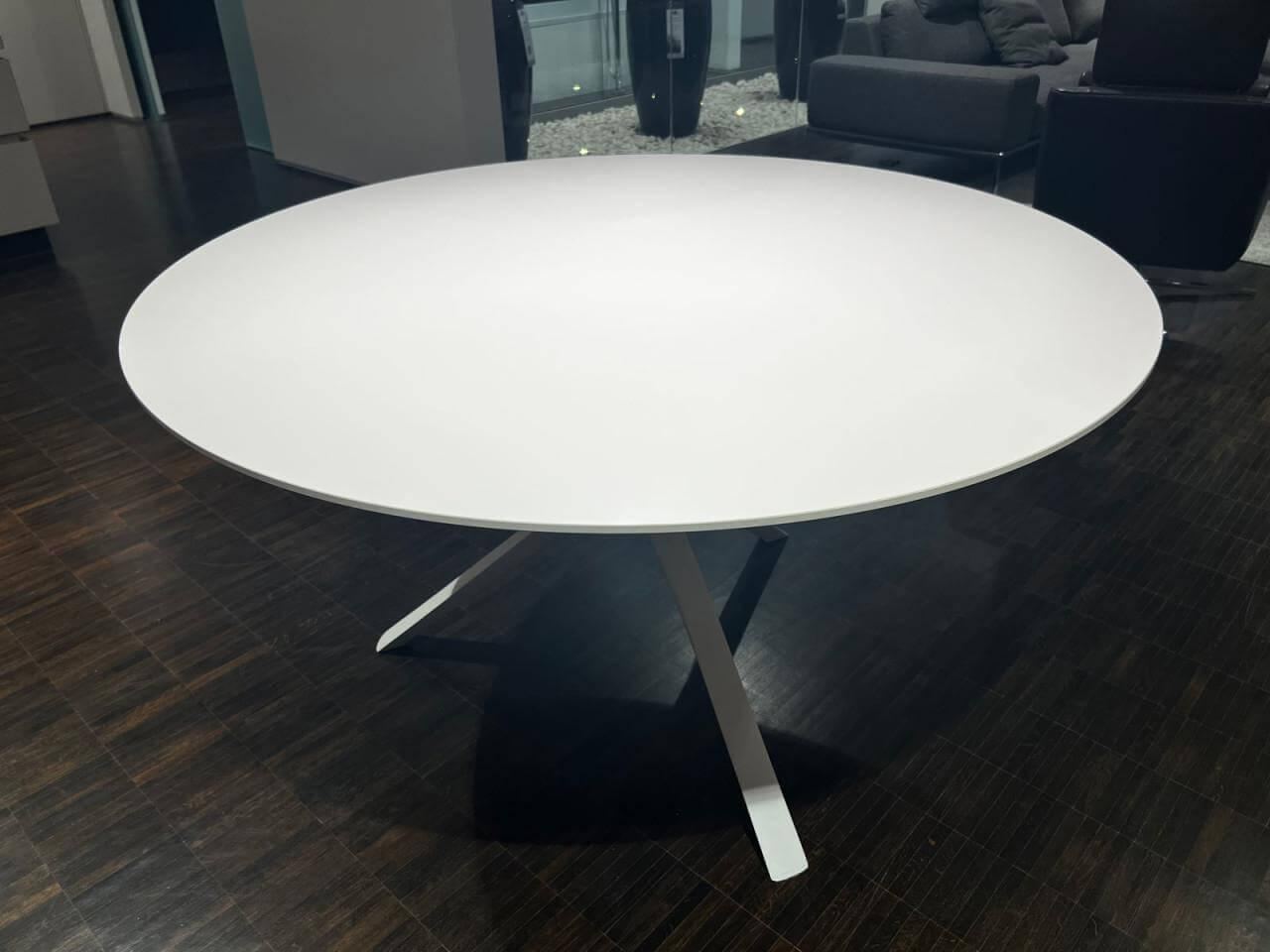 Kristalia - Esstisch Oops I Did It Again Platte Pure Laminat Weiß Gestell Weiß Lackiert - 4