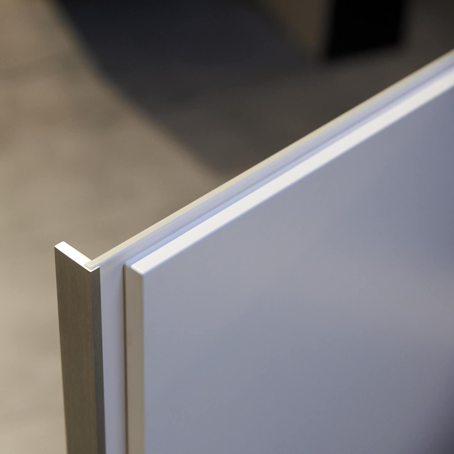 Kettnaker - Sideboard Alea Lack Weiß Front Und Abdeckplatte Glas Matt Weiß Griffe Alu Matt - 2