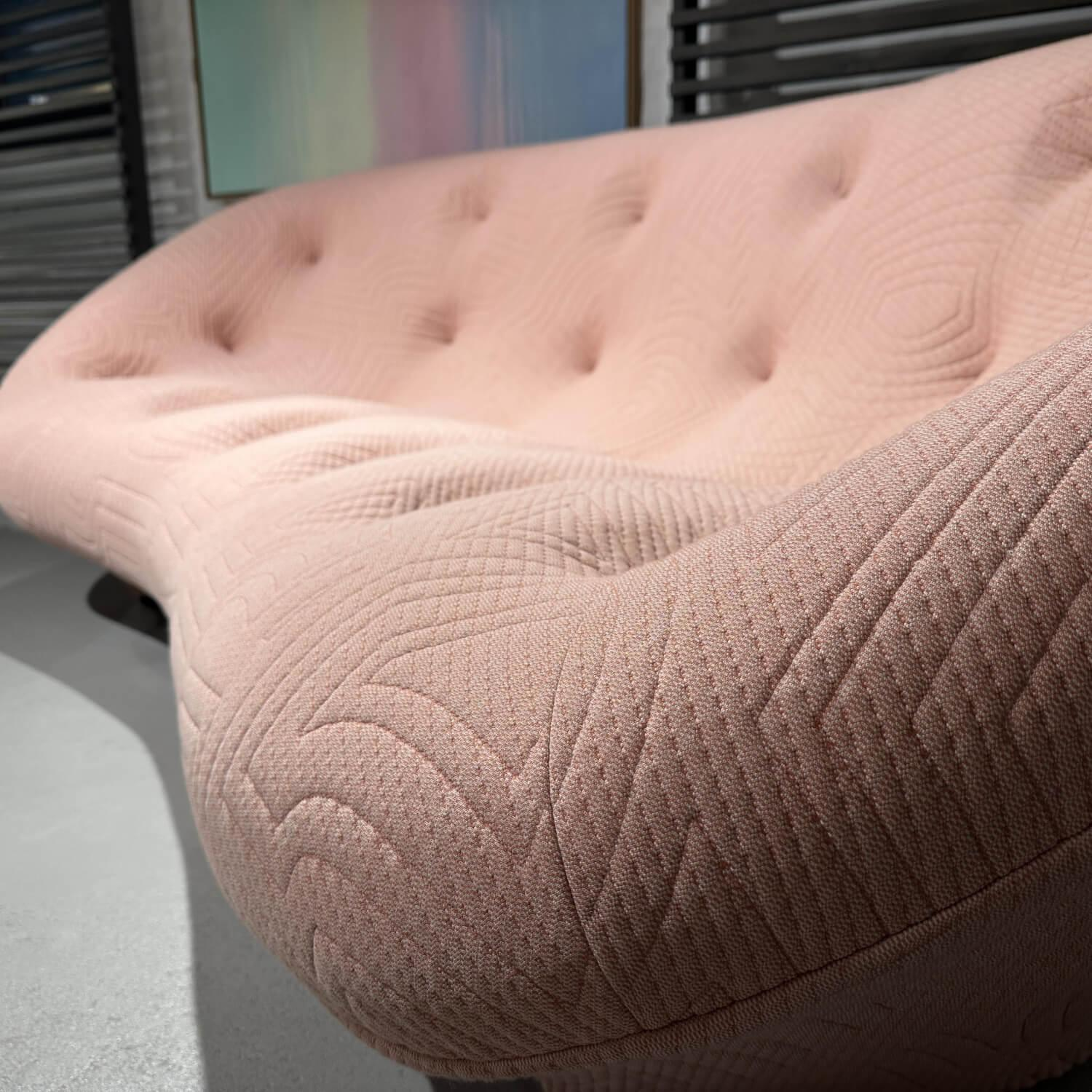 Ligne Roset - Sofa Ploum Stoff Kvadrat Appa Poncho Rosa Gestell Stahl - 4
