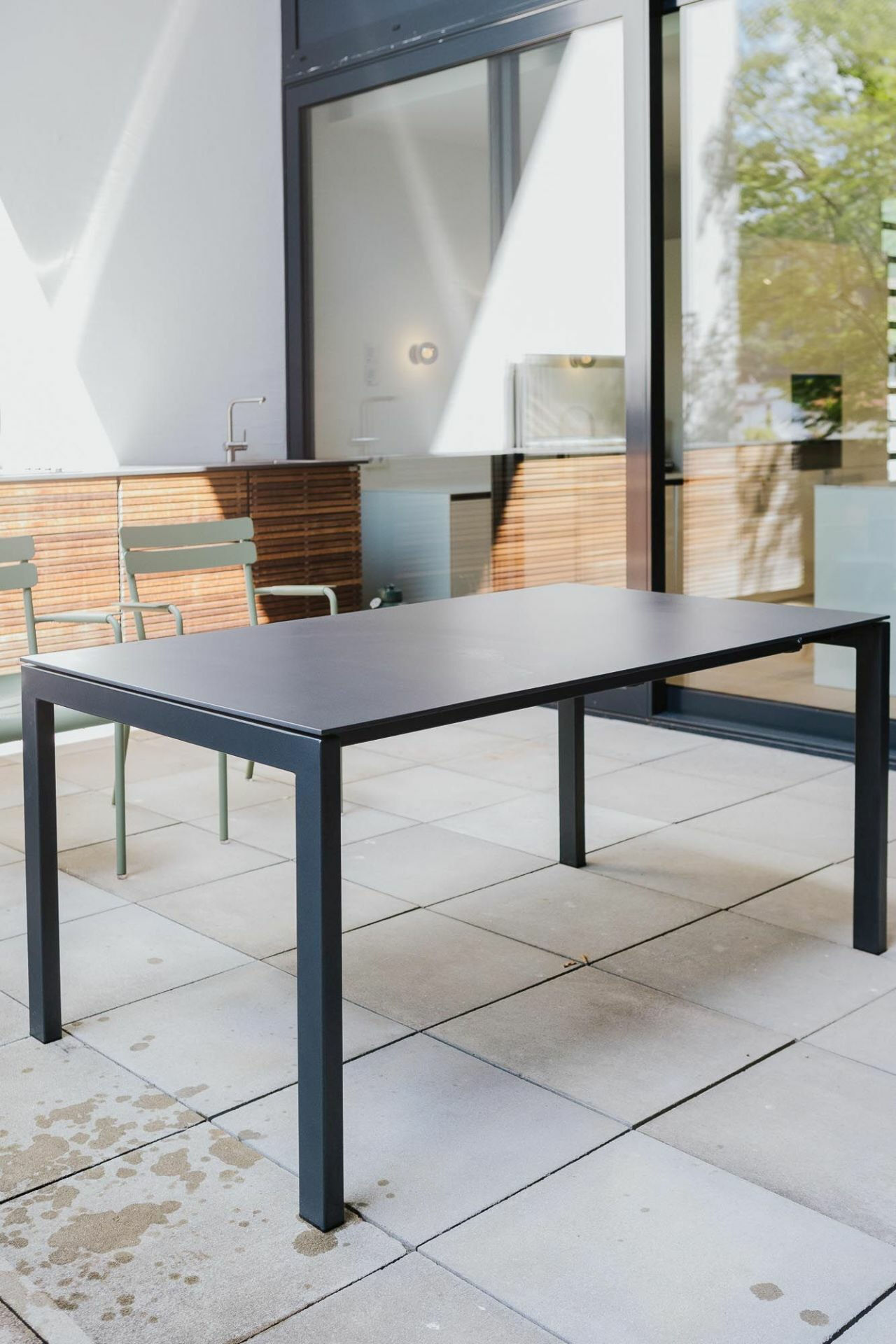 Schaffner - Tisch Luzern Platte Fiberglas Anthrazit Gestell Fiberglas Anthrazit Pulverbeschichtet - 7