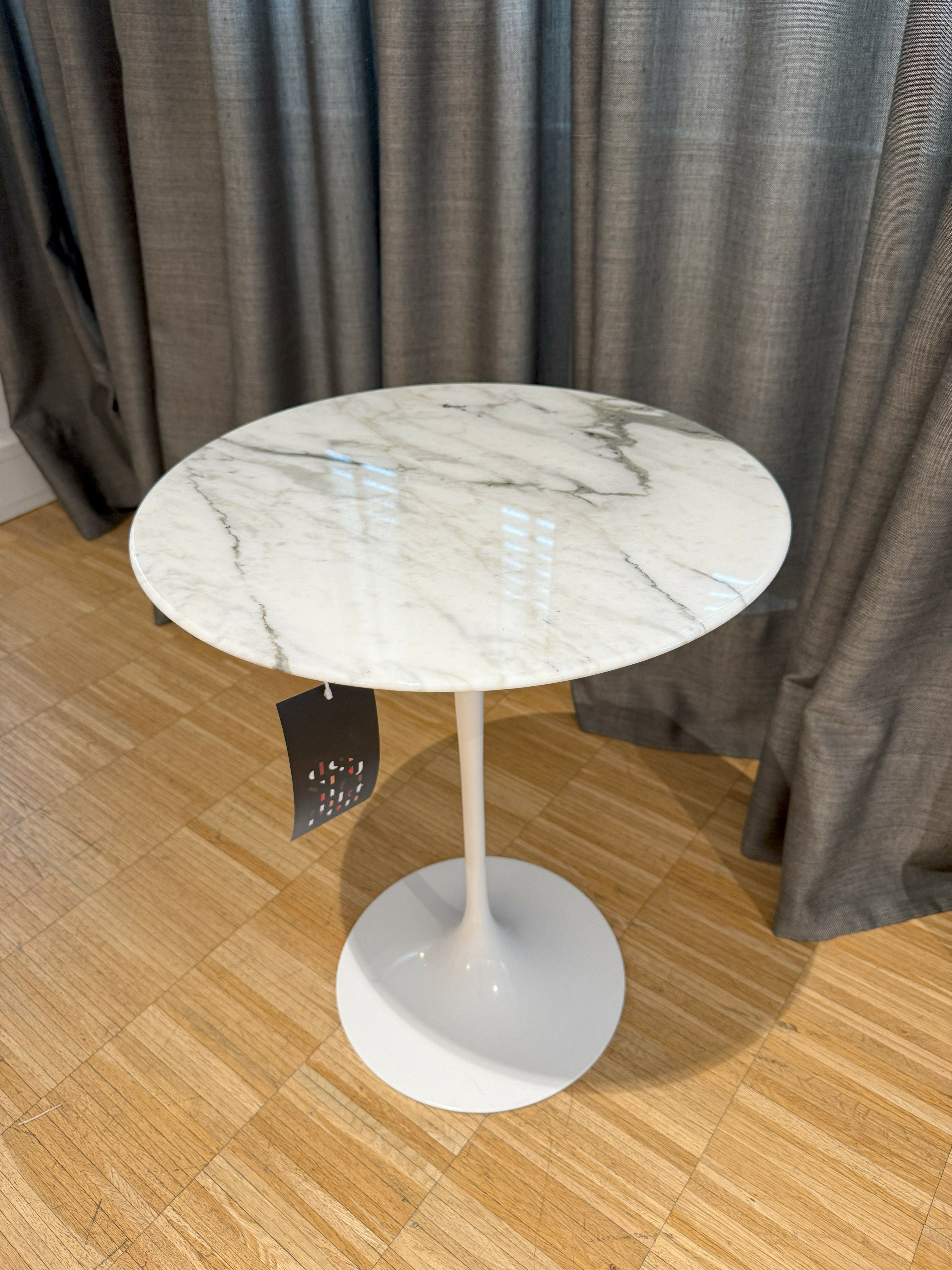 Knoll International - Beistelltisch Saarinen Marmor Arabescato Säulenfuß Weiß - 6