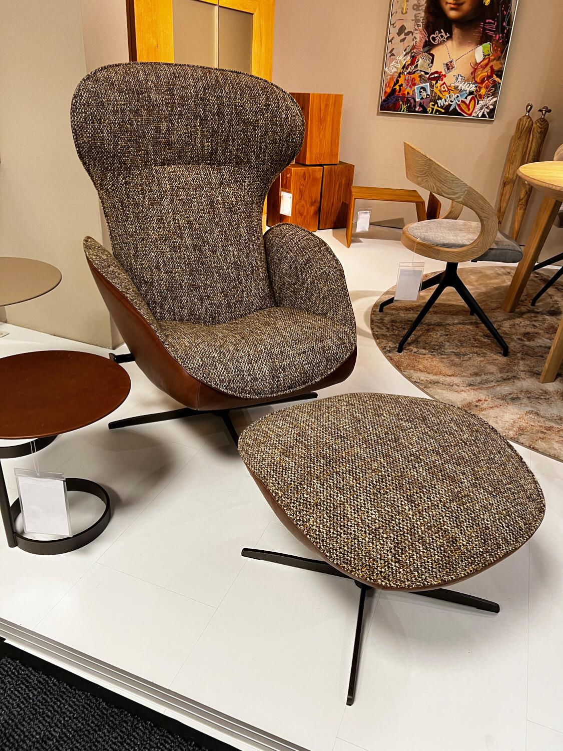 Jori - Lounge Sessel Daydreamer Innen Stoff Mamaye 204 Braun Beige Gelb Außen Leder Lolita Pralina Braun Gestell Bronze Lackiert Inklusive Hocker - 7