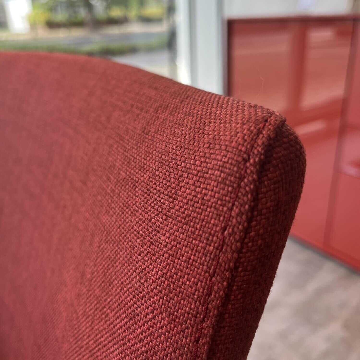 Saragossa 4-Fuß Stuhl 8226 Bezug Stoff Varese Scarlet Rot Gestell Vierkant Metall Schwarz