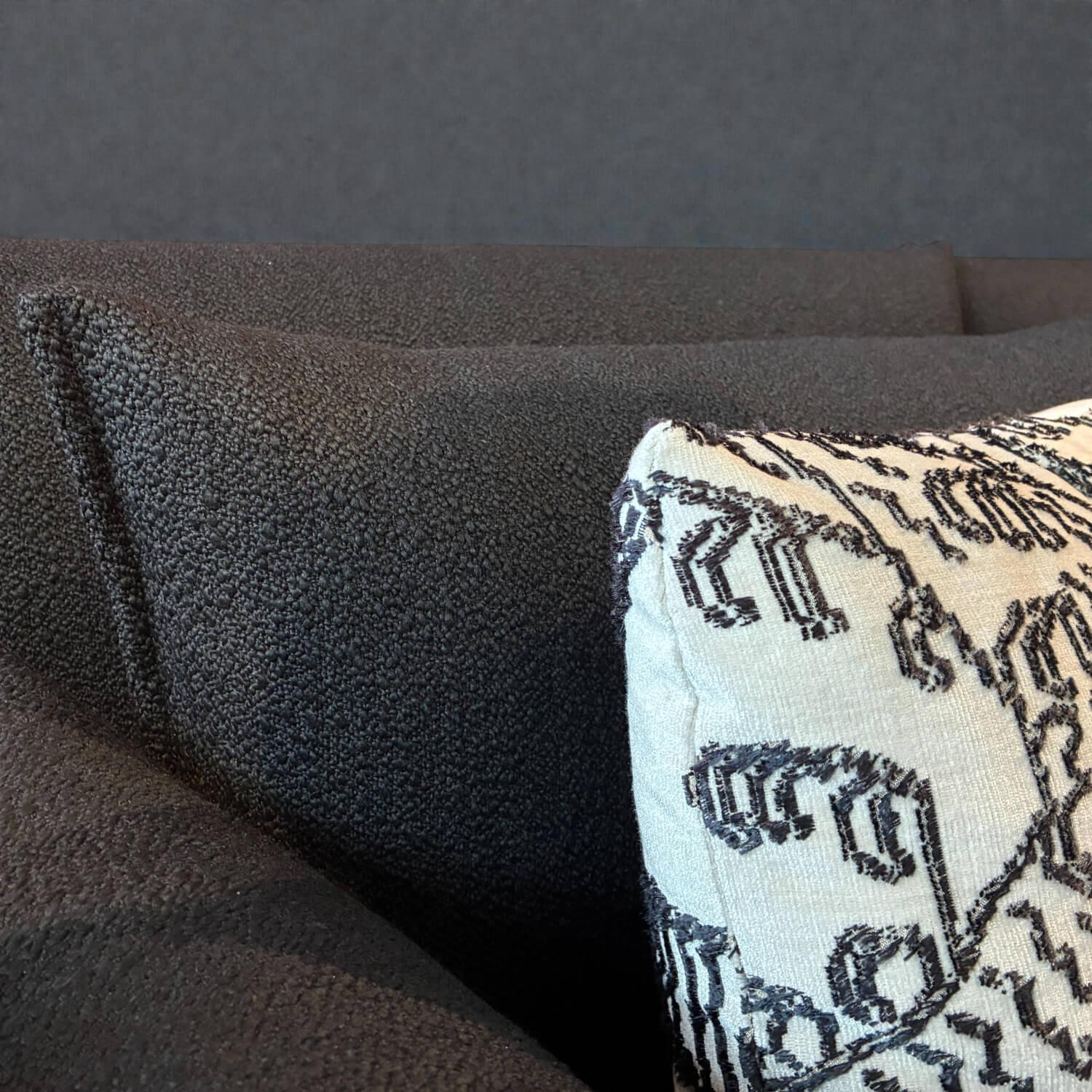 Vitra - Einzelsofa Mariposa Stoff Helia 193 Schwarz Gestell Metall Mit Hocker Mariposa Large Tiger Mountain 01 Graphit Beige Schwarz - 3