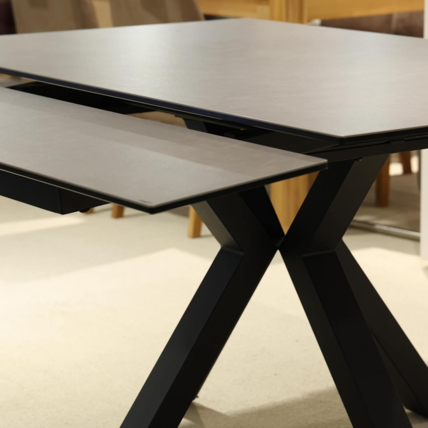 MCA Furniture - Esstisch Pallini Platte Keramik Anthrazit Gestell Metall Schwarz Matt Lackiert - 9