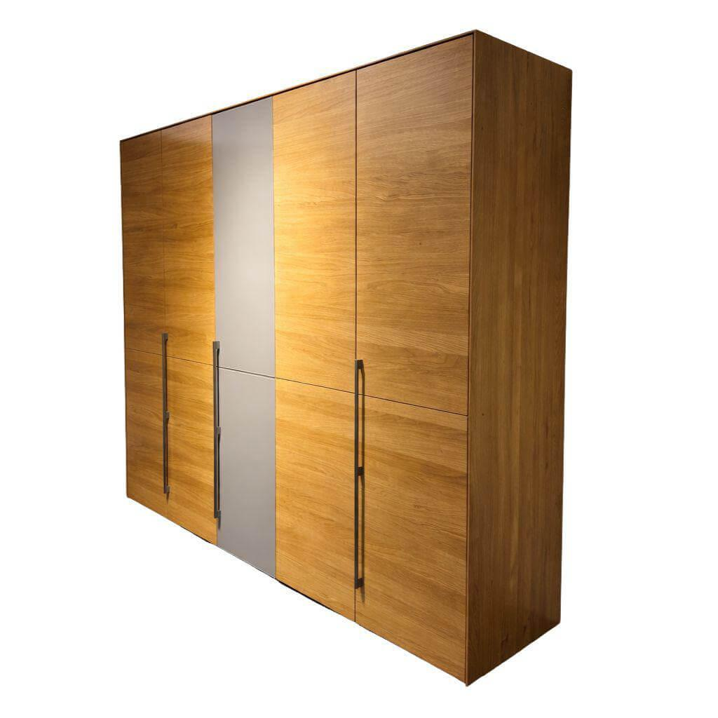 Team 7 - Drehtürenschrank Lunetto Eiche Naturöl Farbglas Taupe Matt Griffstange Kubisch - 1
