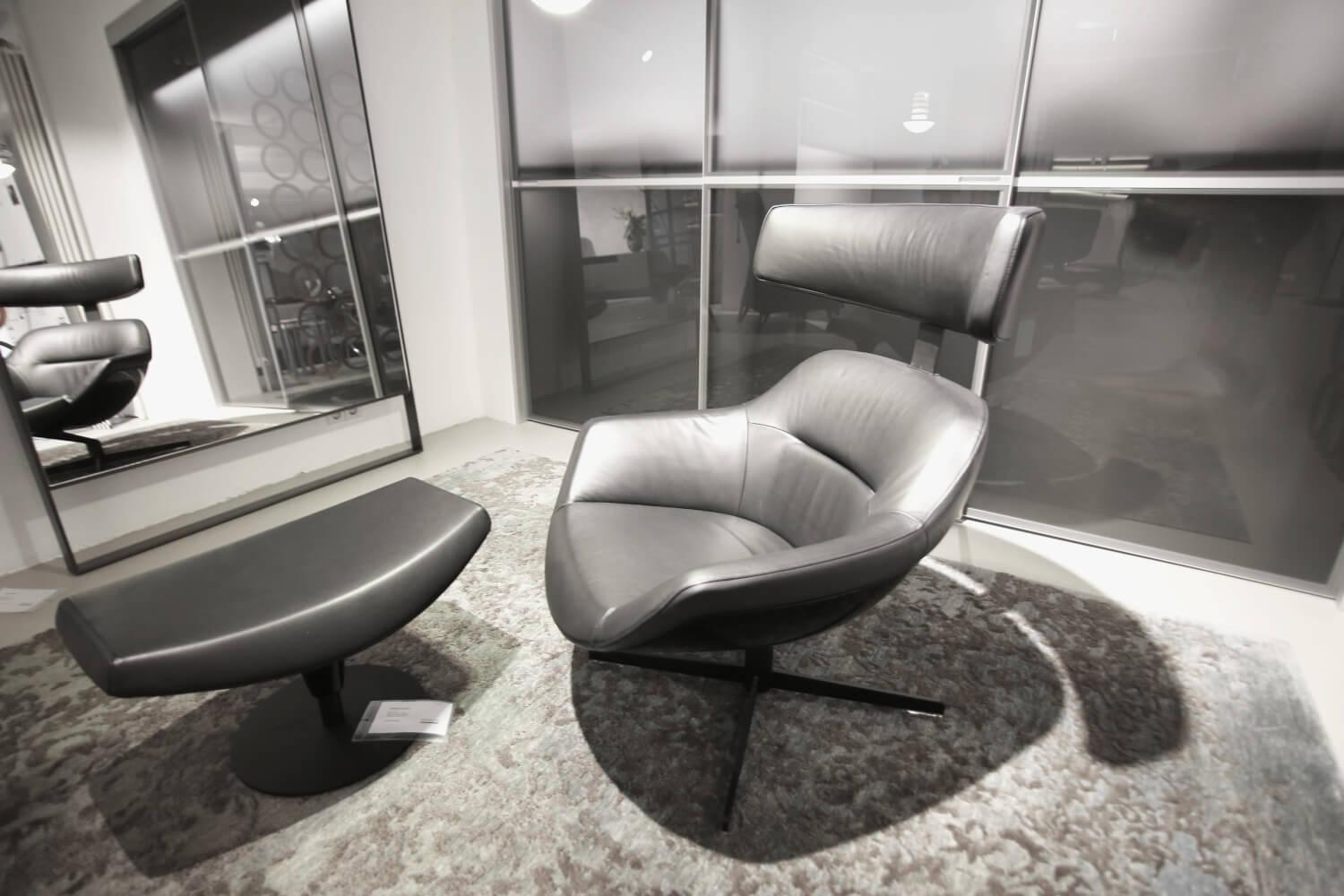 Giorgetti - Ruhesessel Auckland Mit Hocker Auckland Leder 13X606 Kreuzfuß Schwarzmatt - 7