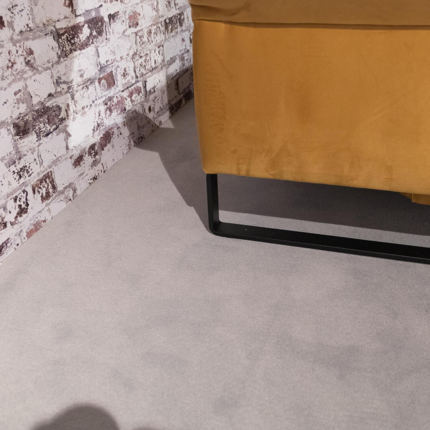 Sofagarnitur Tiffany Stoff Velvet Farbe Brandy Fuß Metallkufe Schwarz Matt