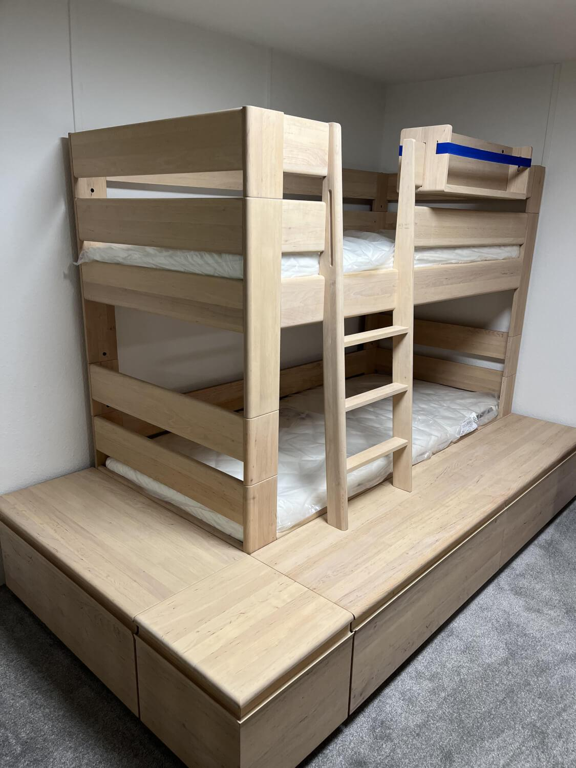 Team 7 - Etagenbett Kids Erle Weißöl Mit Plattformkorpus Inklusive Matratzen Und Lattenroste - 2